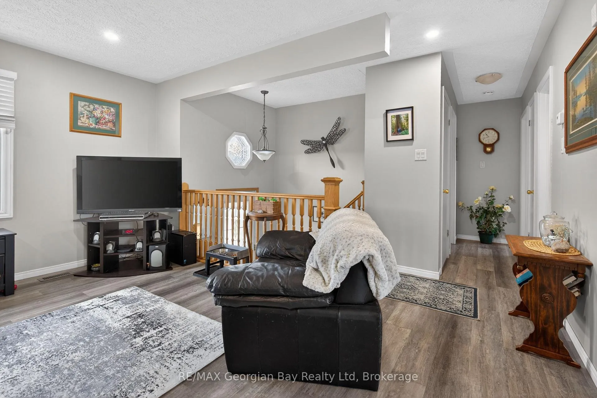 Photo 4 of 19 Mercer Crescent, Penetanguishene — HOMEH