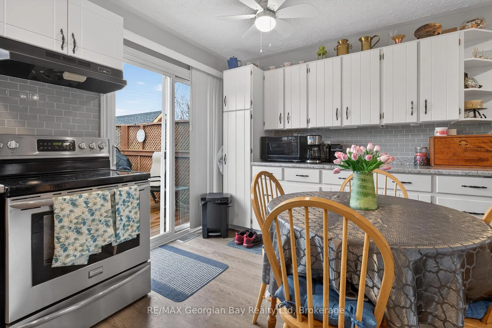 Photo 8 of 19 Mercer Crescent, Penetanguishene — HOMEH