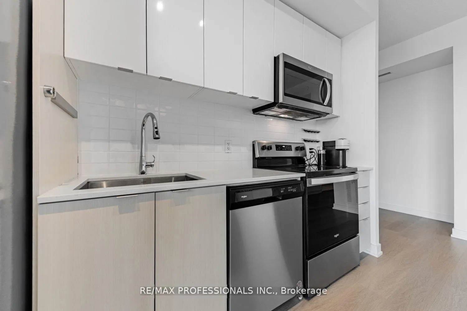 Photo 4 of Unit 313, 859 The Queensway, Etobicoke, Stonegate-Queensway — HOMEH