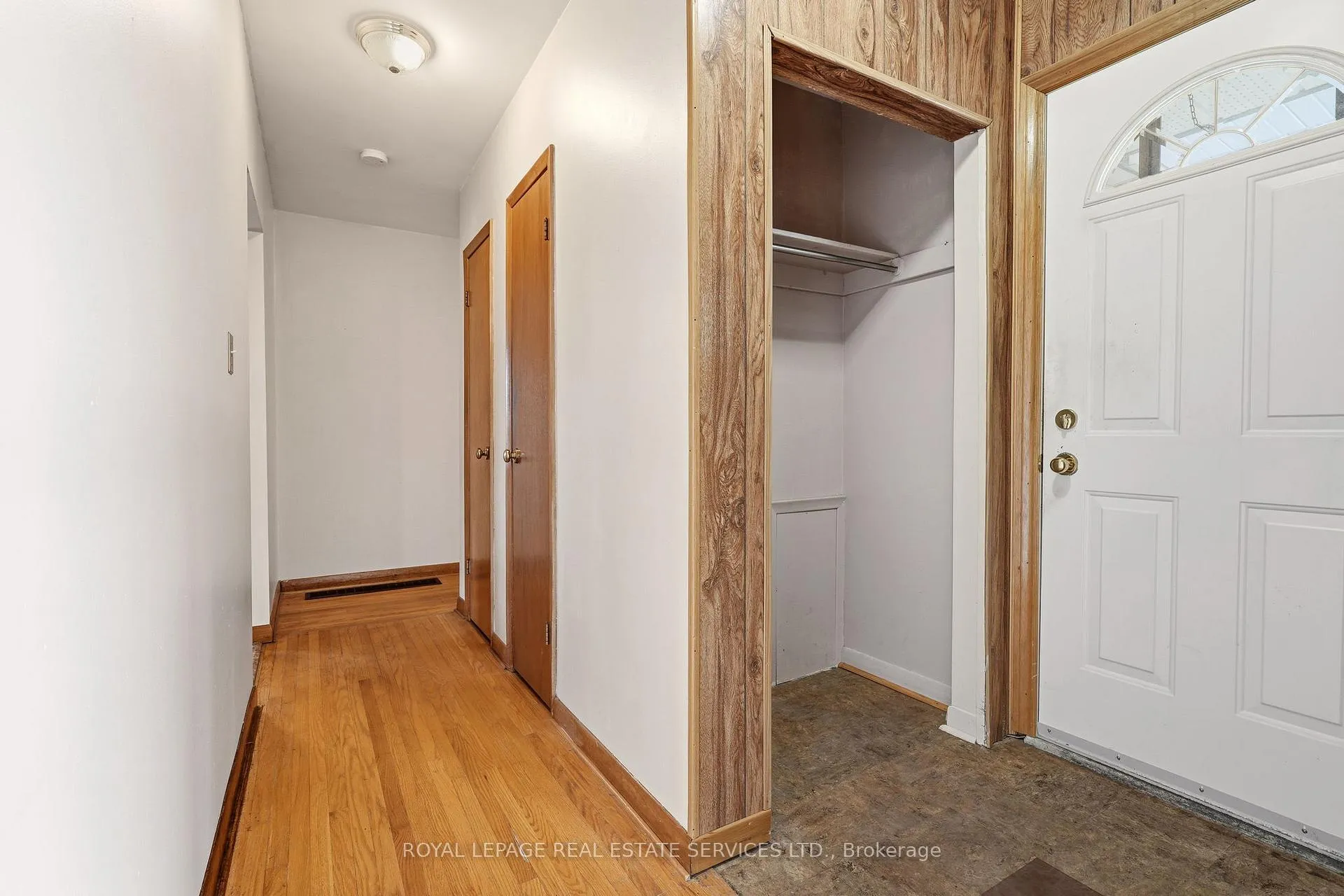 Photo 5 of 384 Appleby Line, Burlington, Shoreacres — HOMEH
