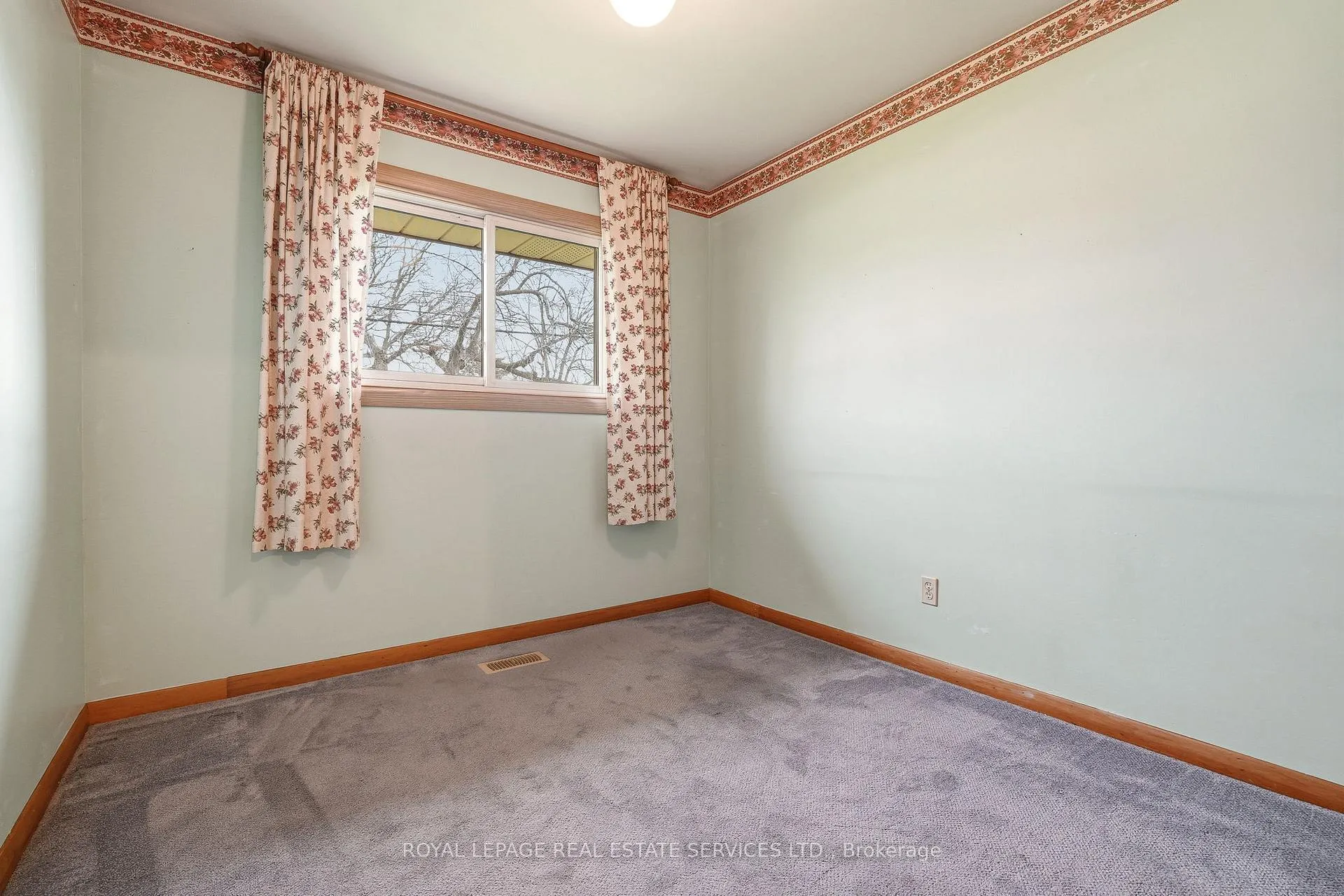 Photo 14 of 384 Appleby Line, Burlington, Shoreacres — HOMEH