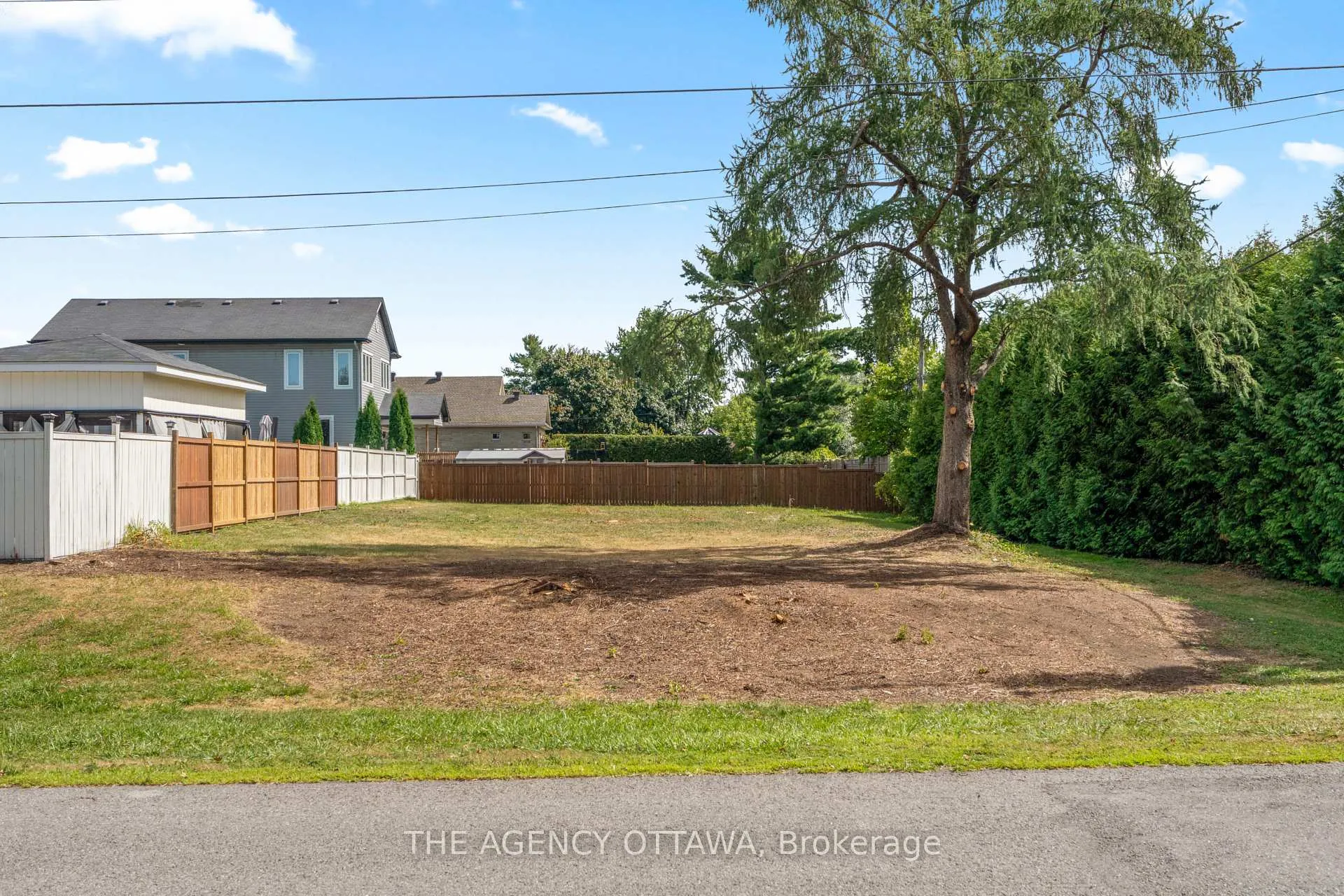 Photo 1 of 9 Doris Avenue, Ottawa, Blossom Park/Kemp Park/Findlay Creek — HOMEH