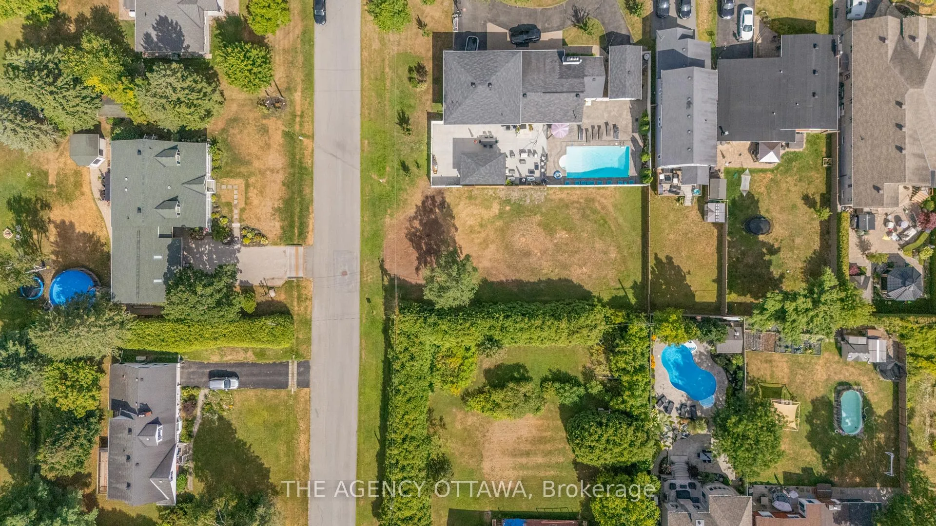 Photo 6 of 9 Doris Avenue, Ottawa, Blossom Park/Kemp Park/Findlay Creek — HOMEH