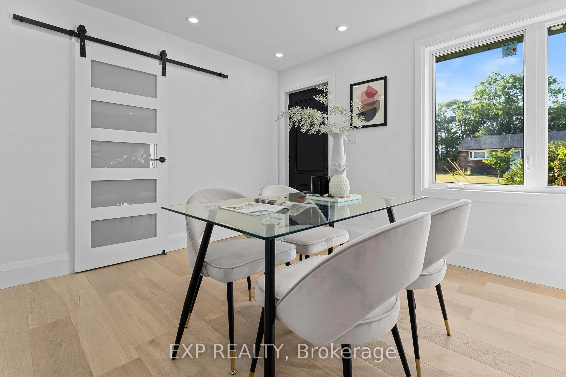 Photo 11 of 686 Wickens Avenue, Burlington, LaSalle — HOMEH