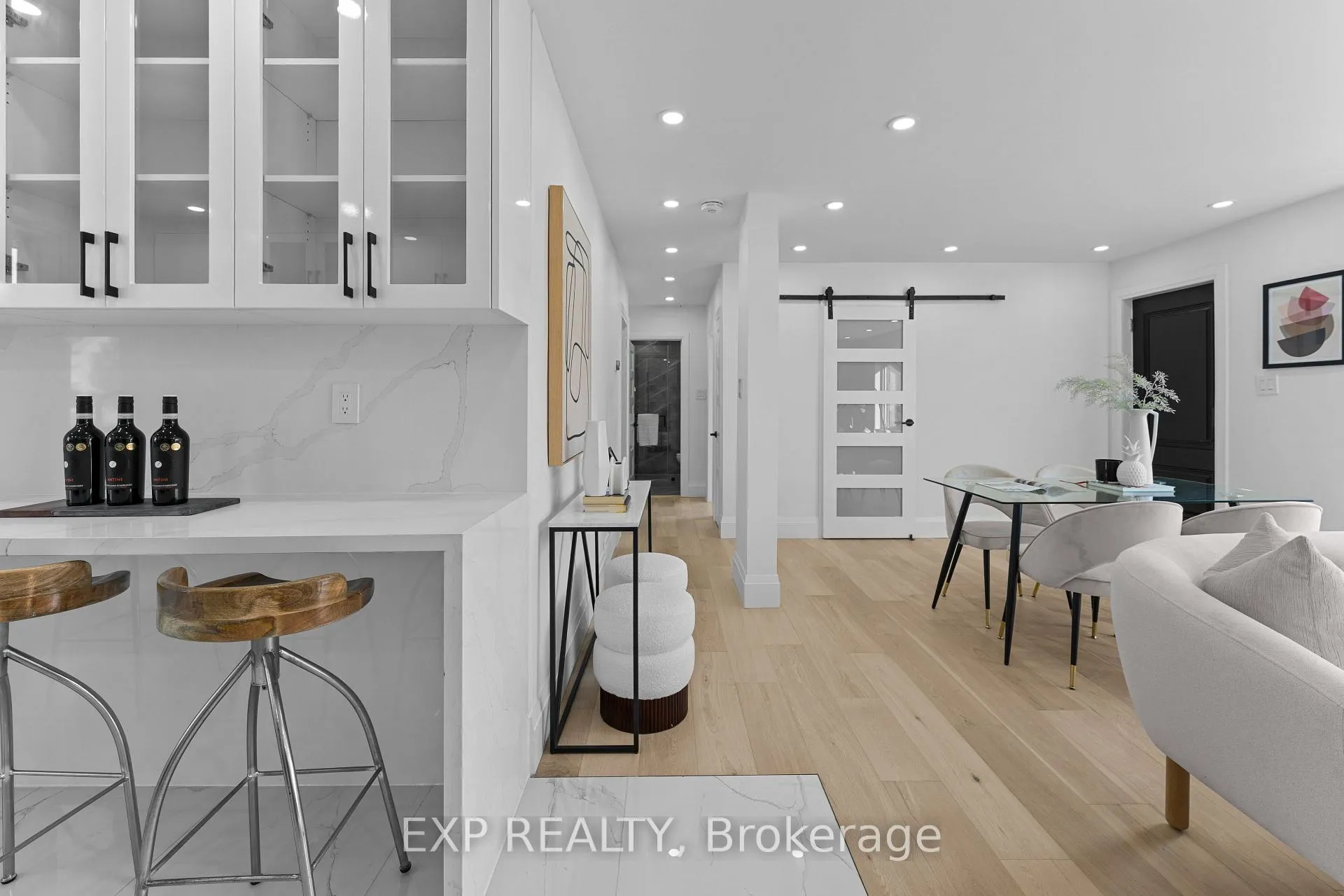Photo 12 of 686 Wickens Avenue, Burlington, LaSalle — HOMEH