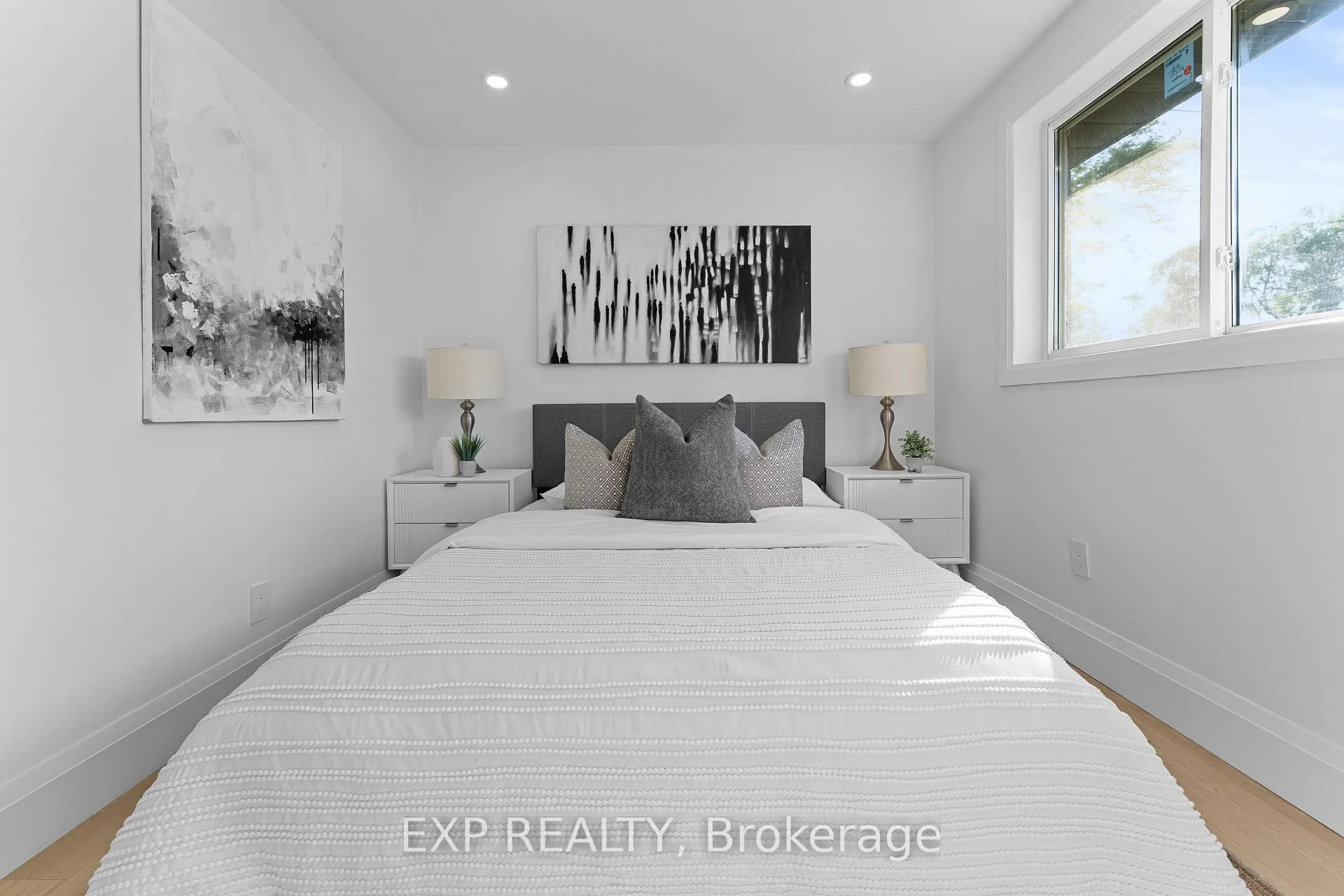 Photo 18 of 686 Wickens Avenue, Burlington, LaSalle — HOMEH