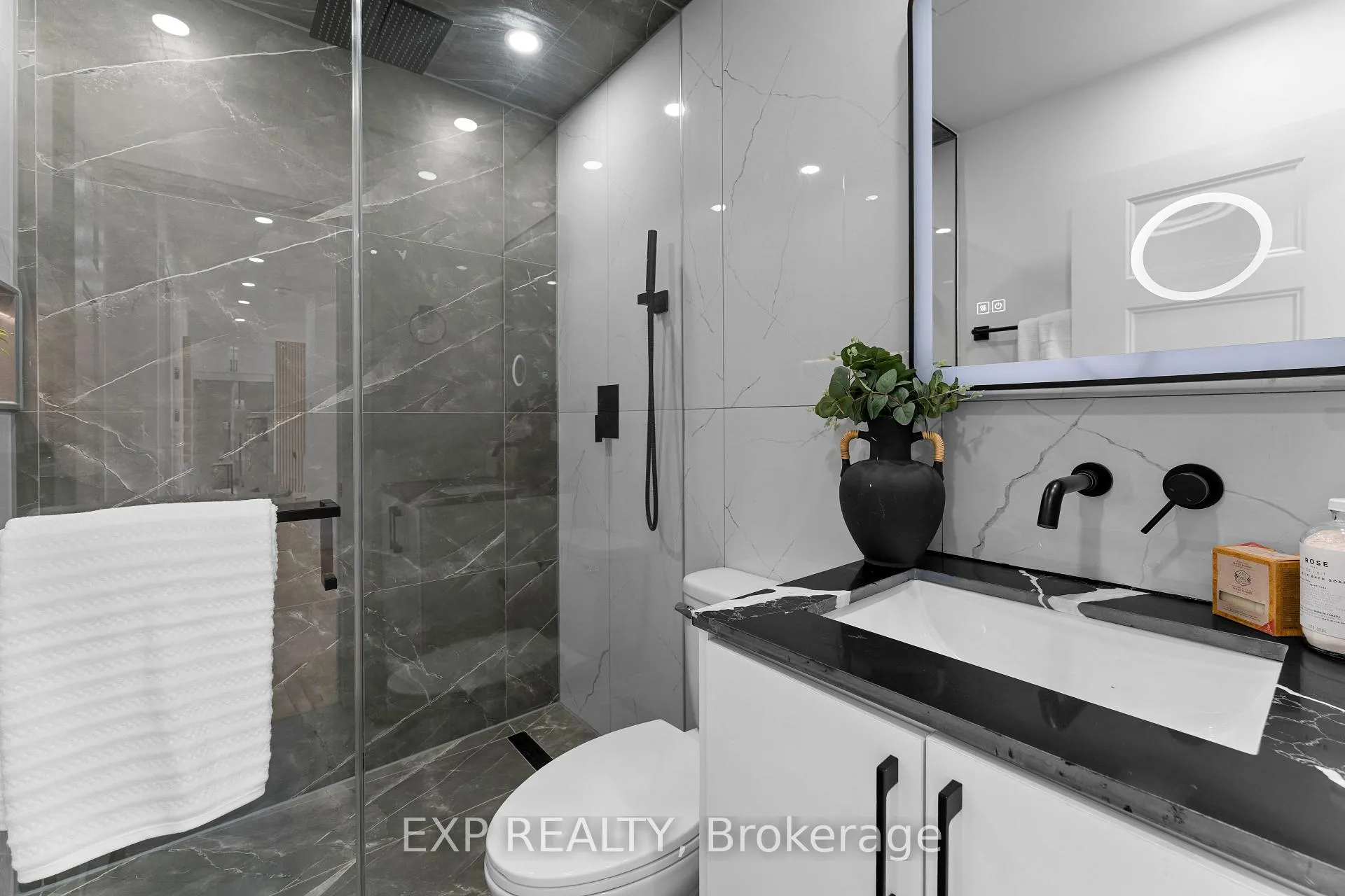 Photo 20 of 686 Wickens Avenue, Burlington, LaSalle — HOMEH