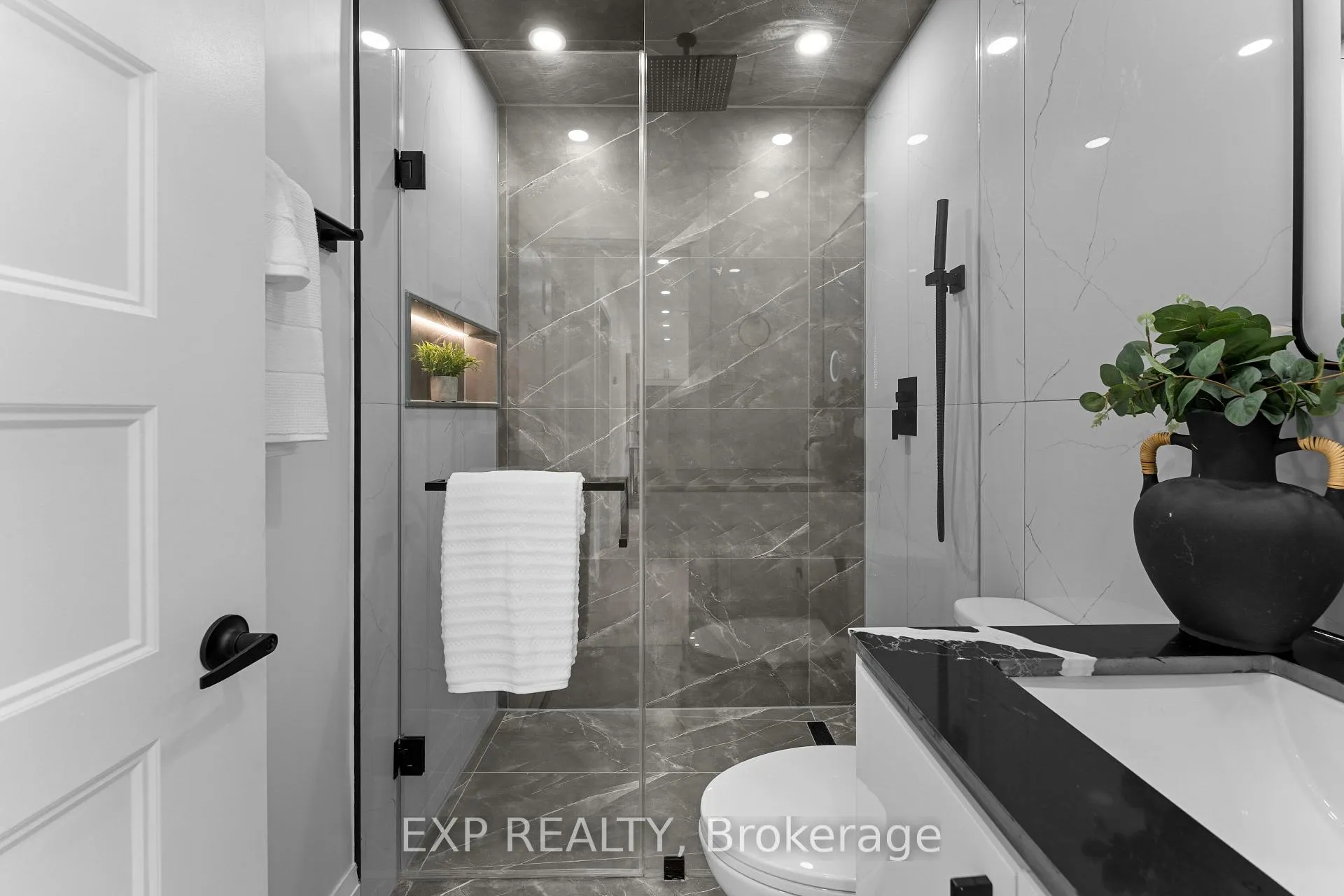 Photo 21 of 686 Wickens Avenue, Burlington, LaSalle — HOMEH