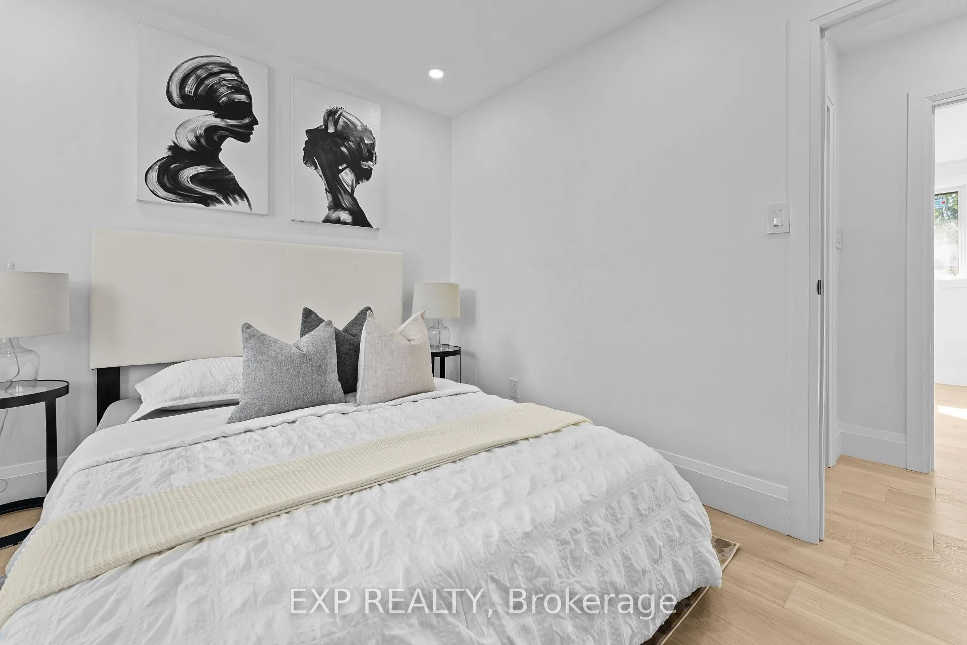 Photo 24 of 686 Wickens Avenue, Burlington, LaSalle — HOMEH