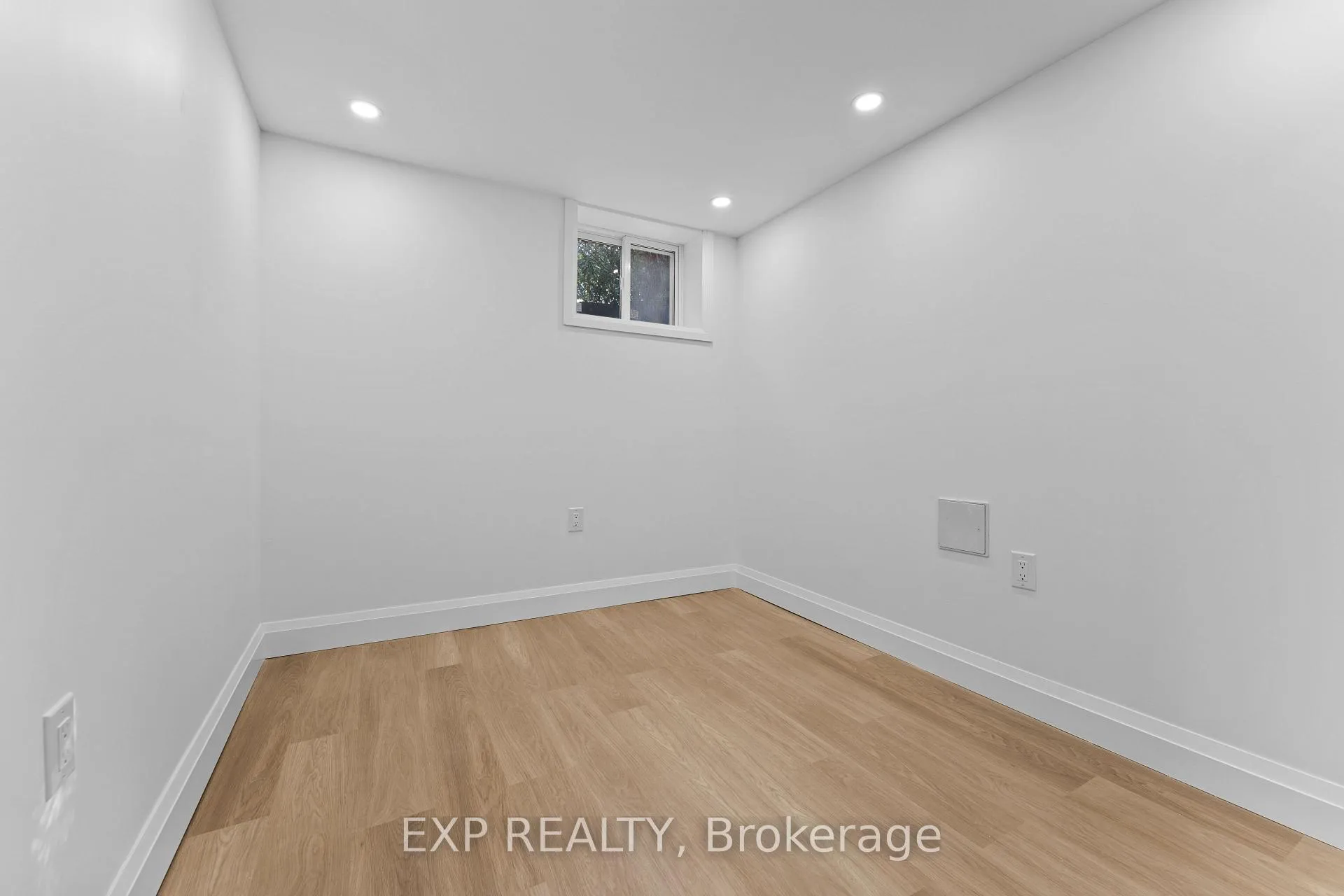 Photo 37 of 686 Wickens Avenue, Burlington, LaSalle — HOMEH