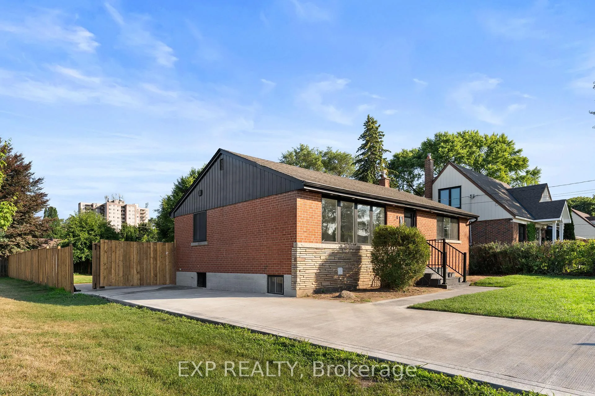 Photo 46 of 686 Wickens Avenue, Burlington, LaSalle — HOMEH