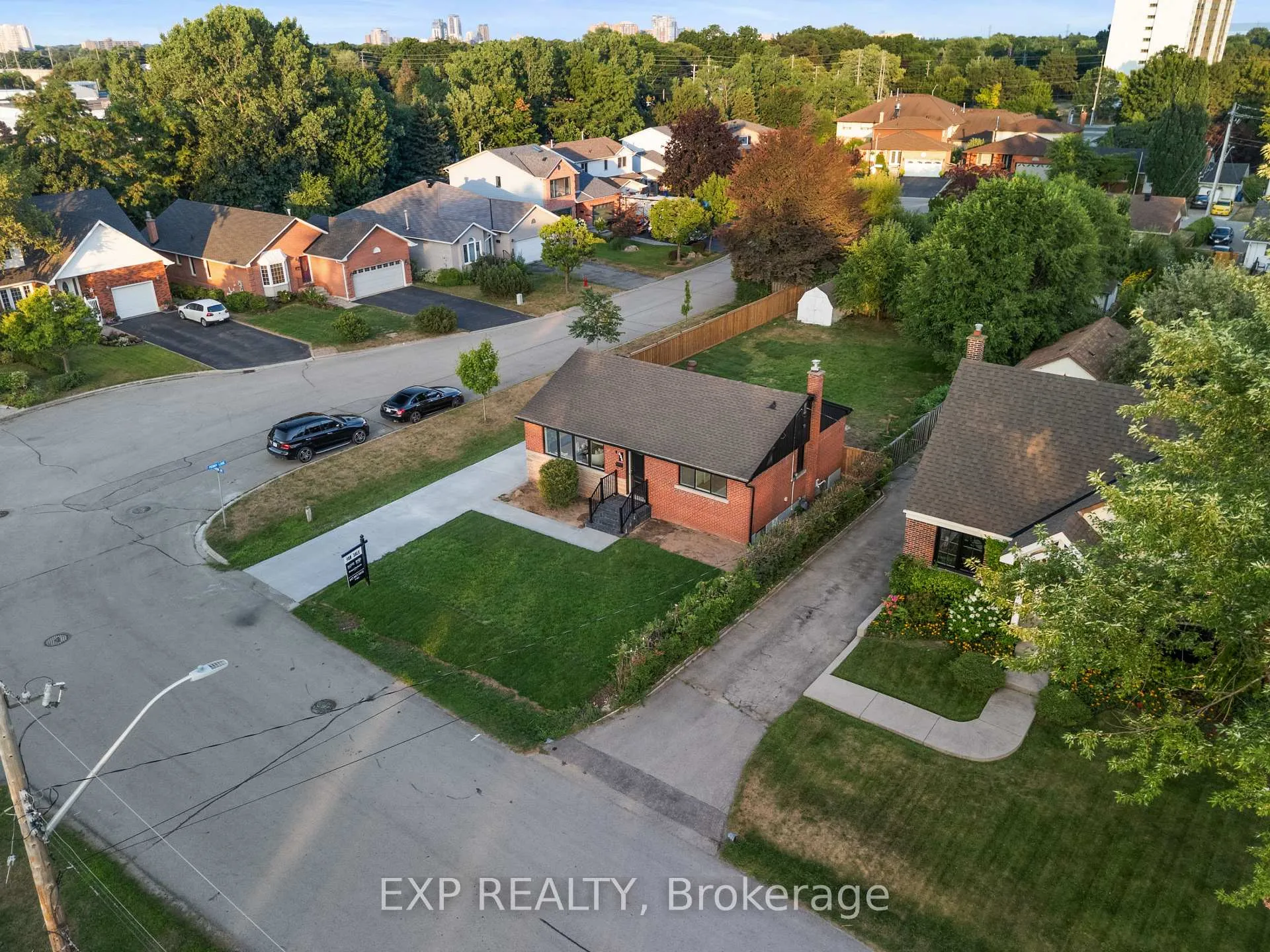 Photo 48 of 686 Wickens Avenue, Burlington, LaSalle — HOMEH