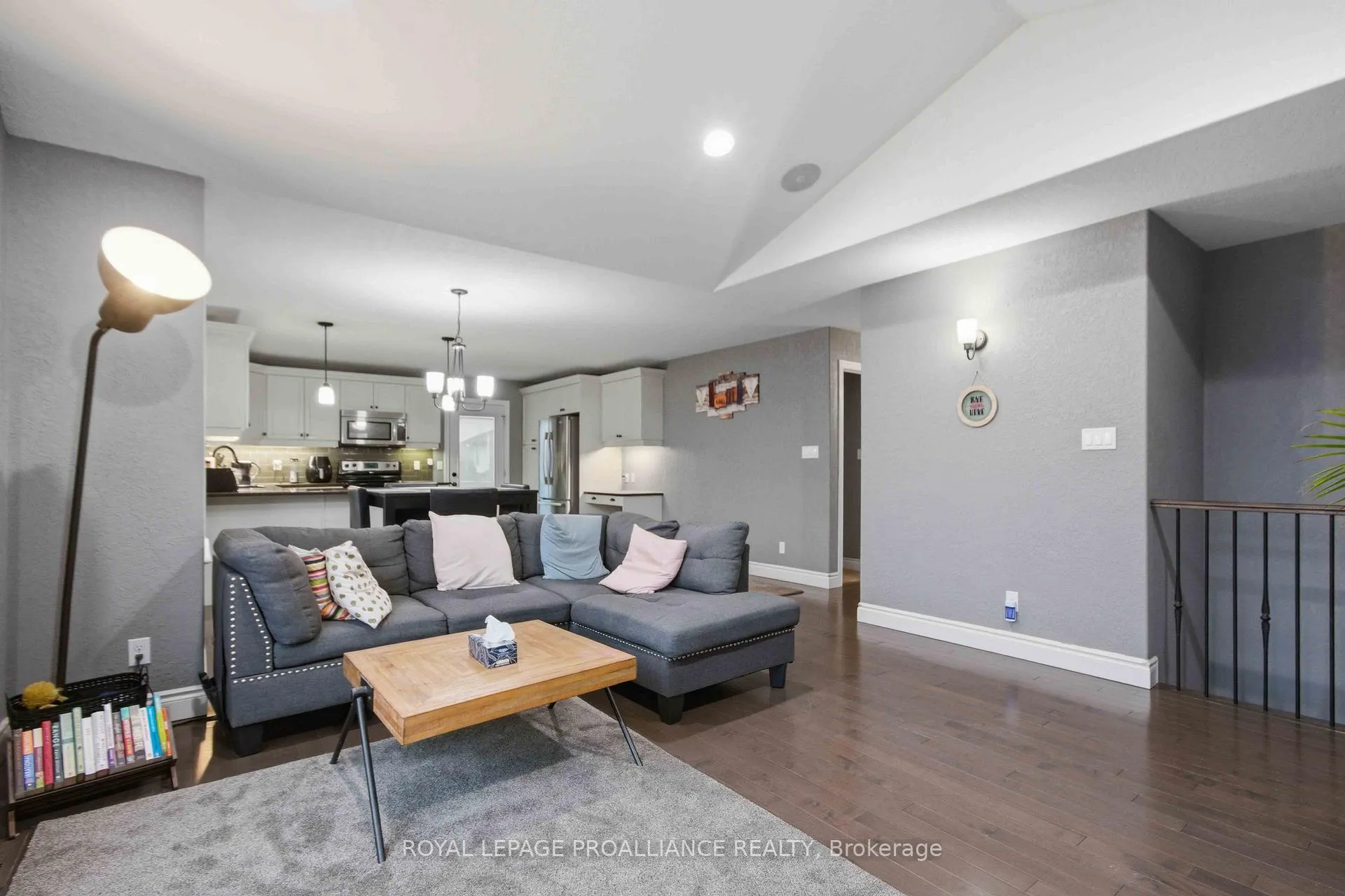 Photo 6 of 2 Freedom Crescent, Quinte West, Sidney Ward — HOMEH