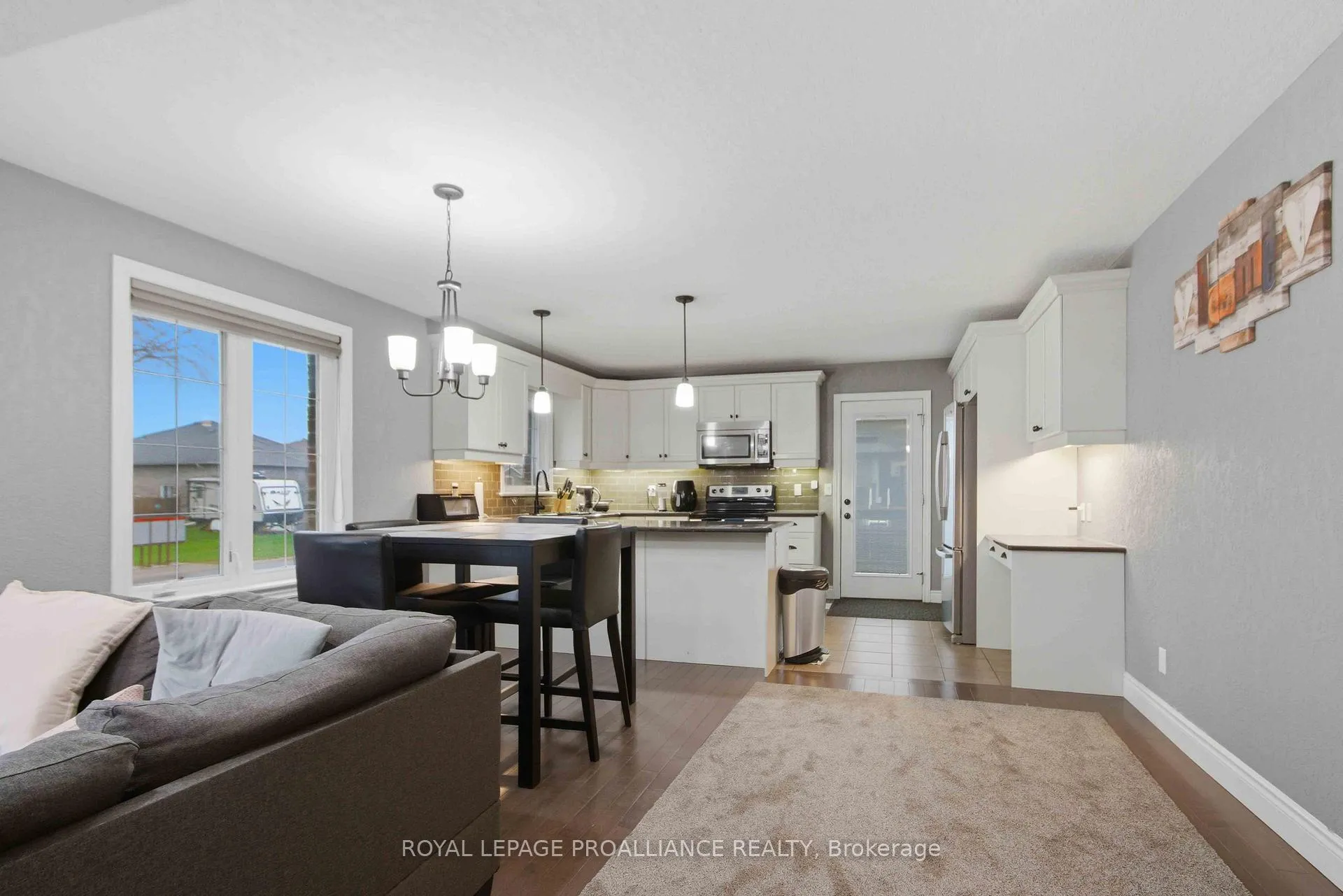 Photo 7 of 2 Freedom Crescent, Quinte West, Sidney Ward — HOMEH