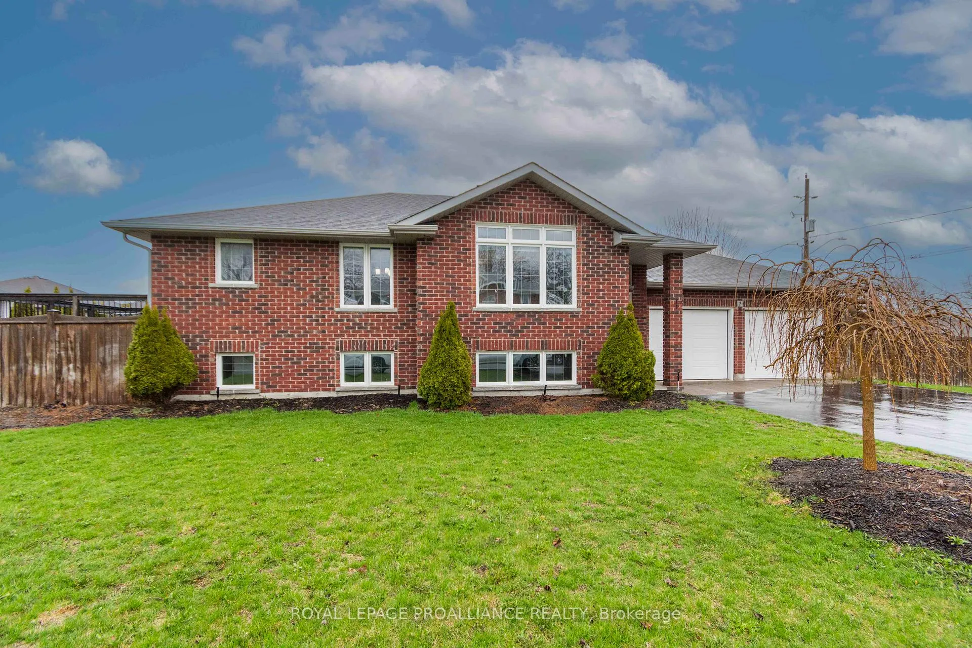Photo 29 of 2 Freedom Crescent, Quinte West, Sidney Ward — HOMEH