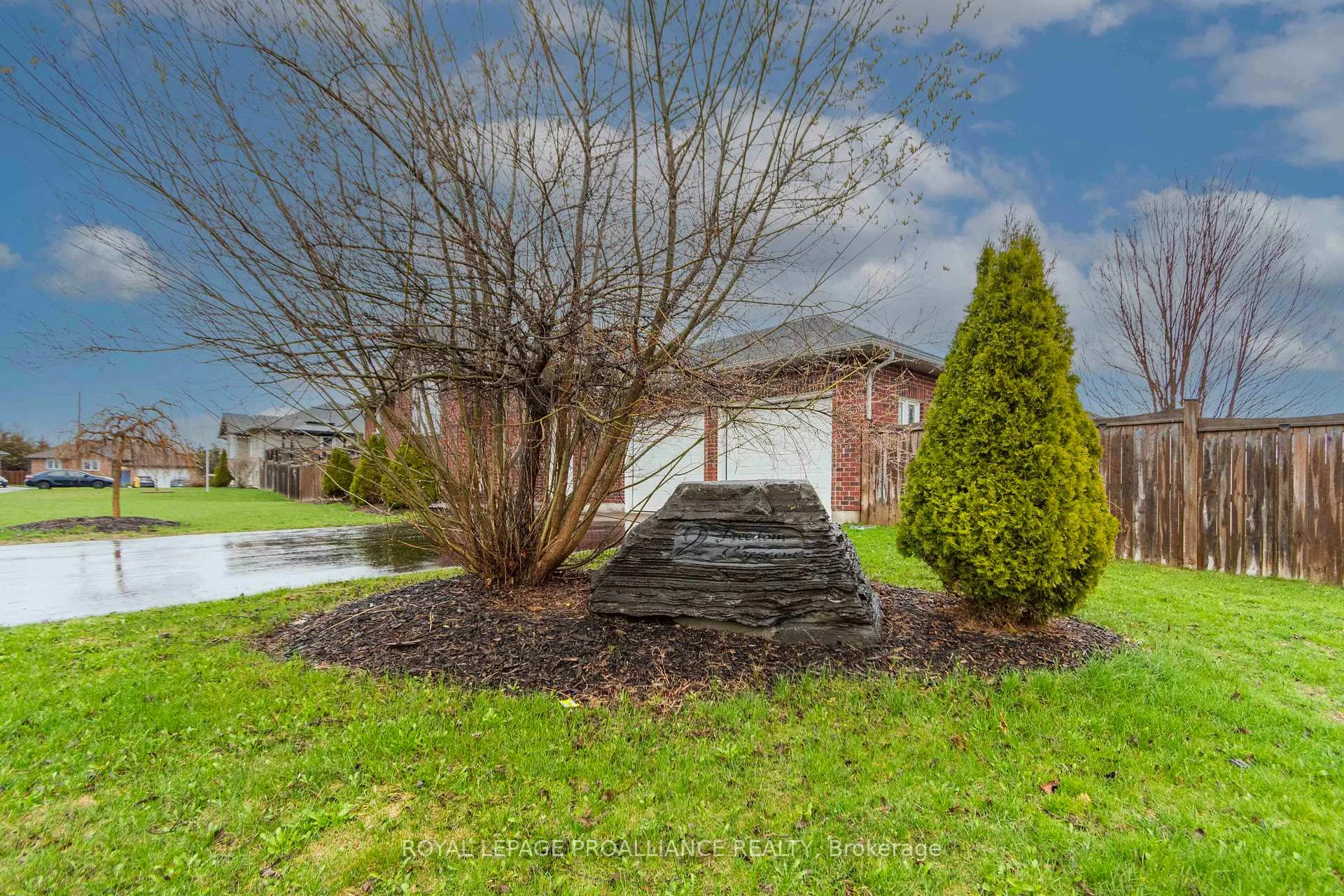 Photo 35 of 2 Freedom Crescent, Quinte West, Sidney Ward — HOMEH