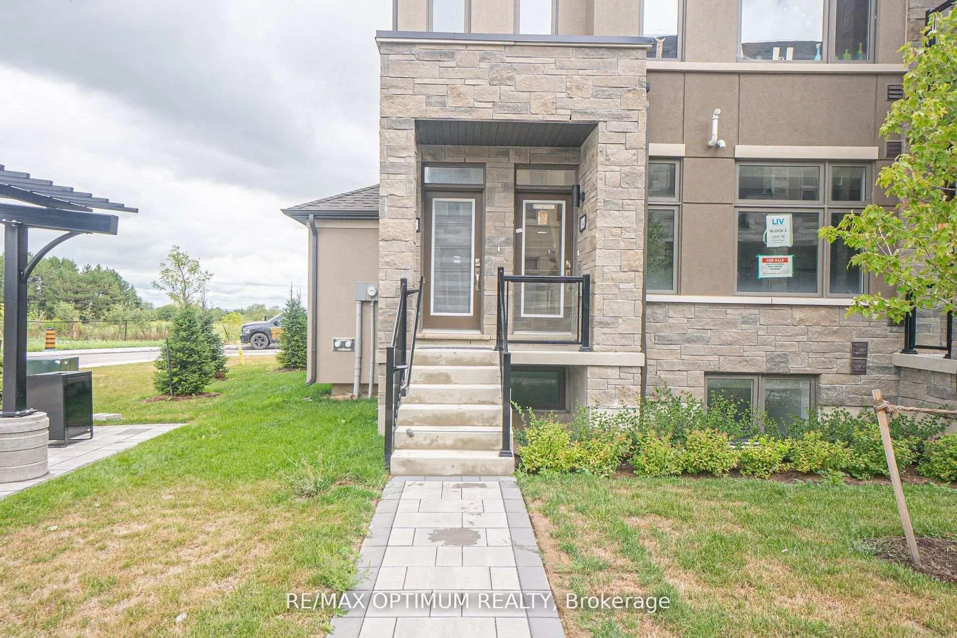 Photo 2 of Unit 18, 45 Fieldridge Crescent, Brampton, Sandringham-Wellington North — HOMEH