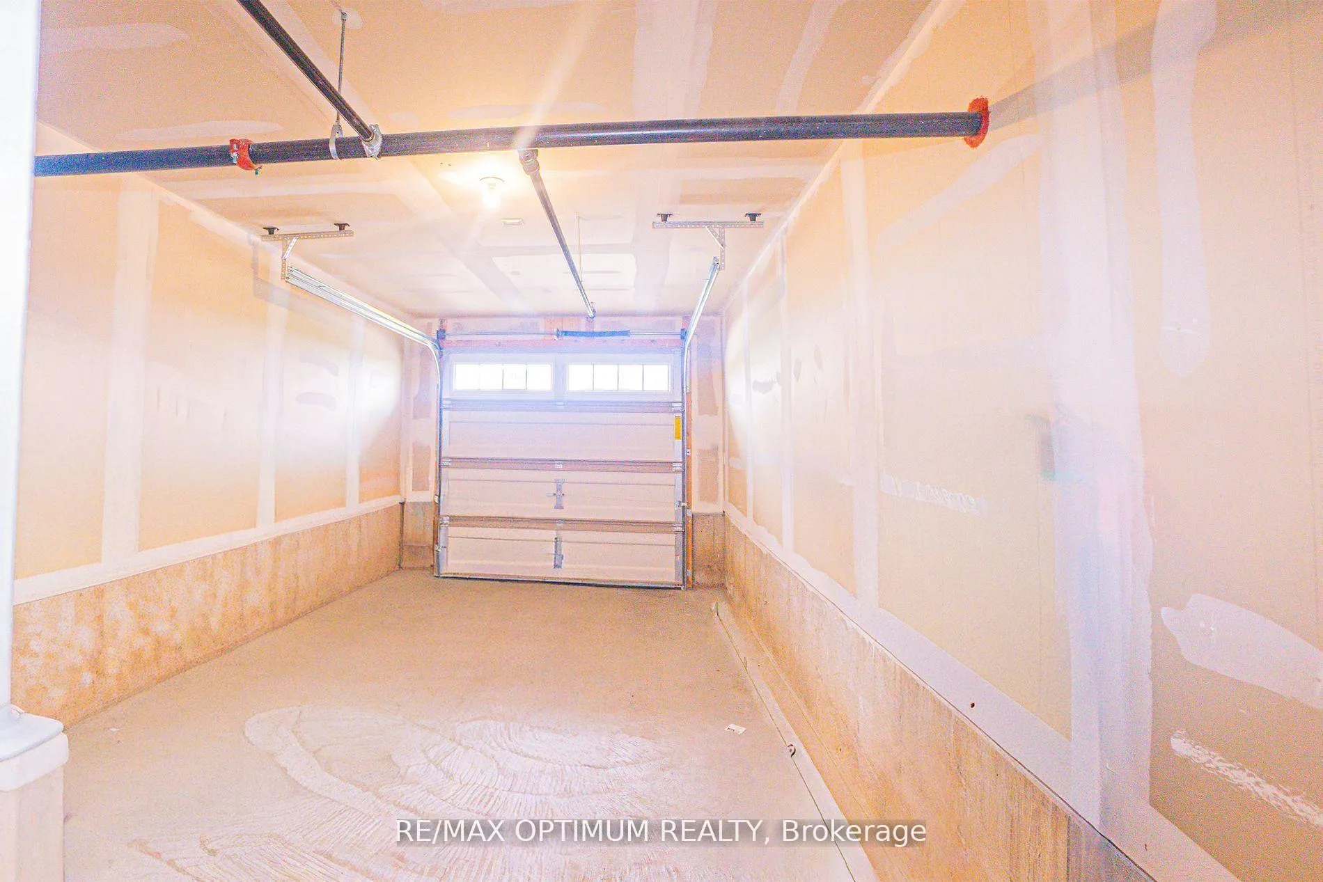 Photo 4 of Unit 18, 45 Fieldridge Crescent, Brampton, Sandringham-Wellington North — HOMEH
