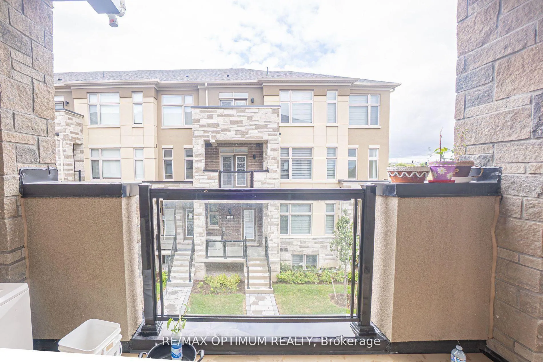 Photo 7 of Unit 18, 45 Fieldridge Crescent, Brampton, Sandringham-Wellington North — HOMEH
