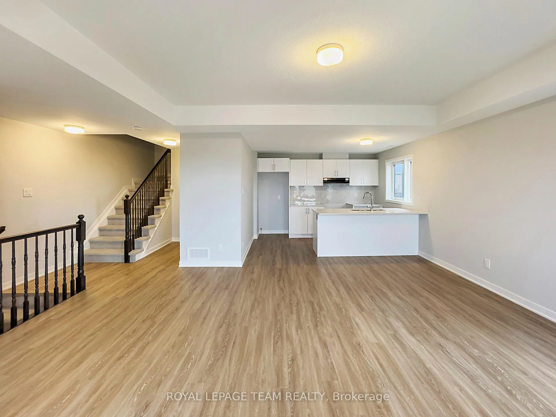 Photo 4 of 722 Lillian Freiman Private, Ottawa, Barrhaven - Half Moon Bay — HOMEH