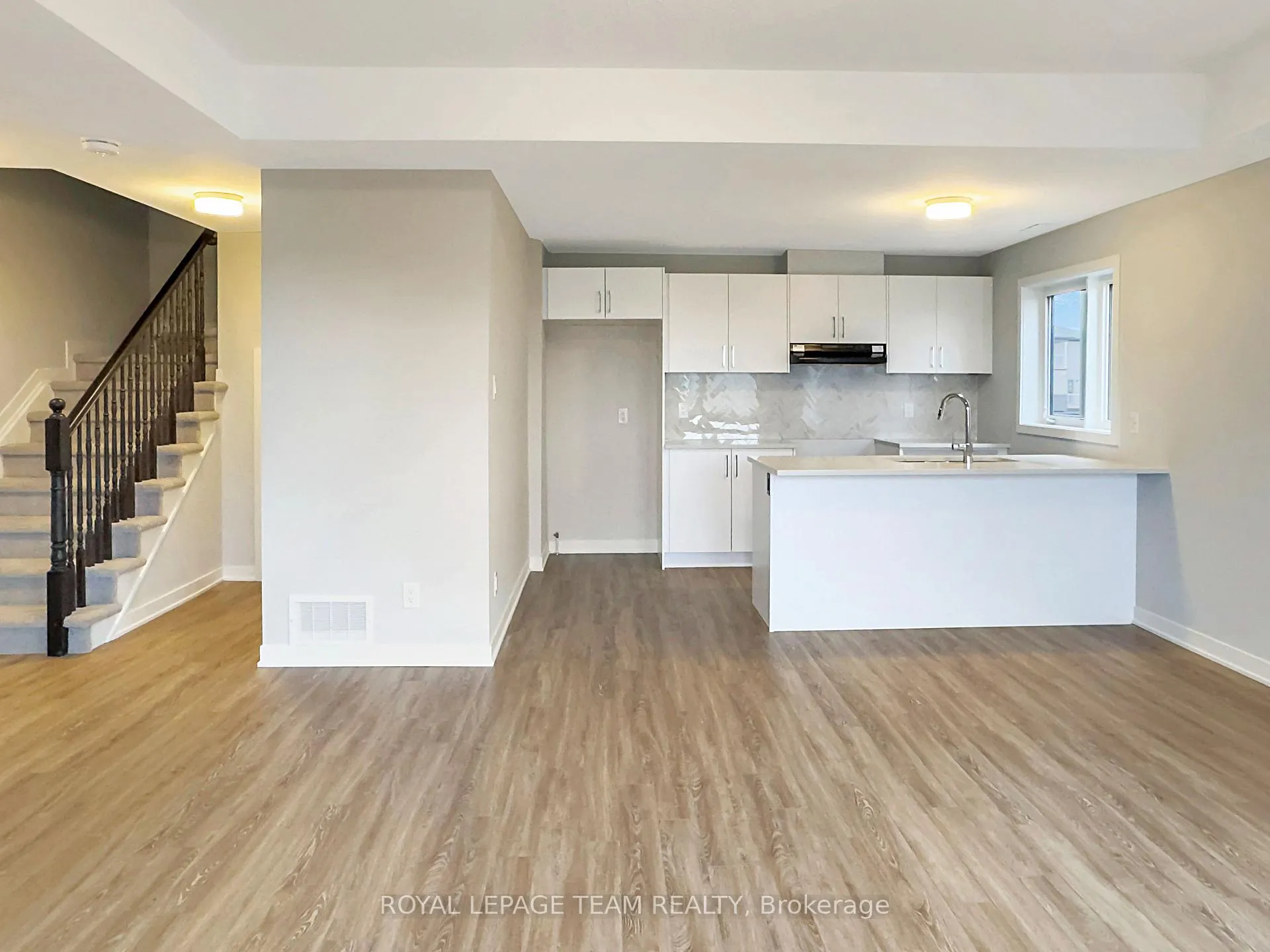 Photo 5 of 722 Lillian Freiman Private, Ottawa, Barrhaven - Half Moon Bay — HOMEH