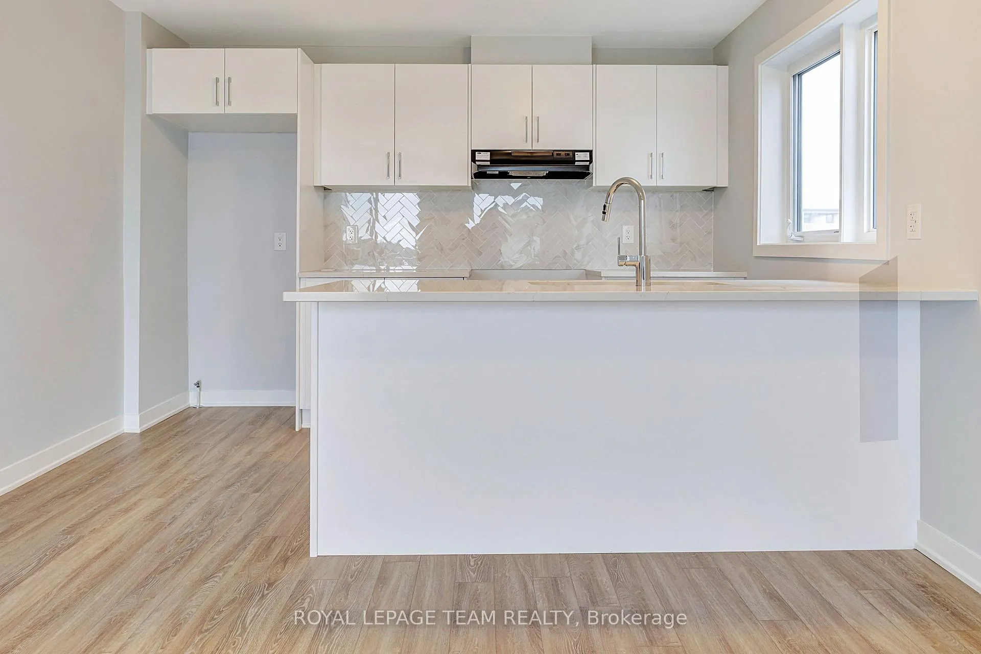 Photo 6 of 722 Lillian Freiman Private, Ottawa, Barrhaven - Half Moon Bay — HOMEH