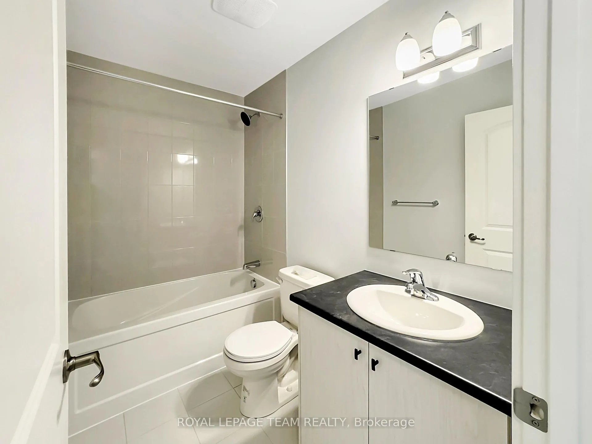 Photo 16 of 722 Lillian Freiman Private, Ottawa, Barrhaven - Half Moon Bay — HOMEH