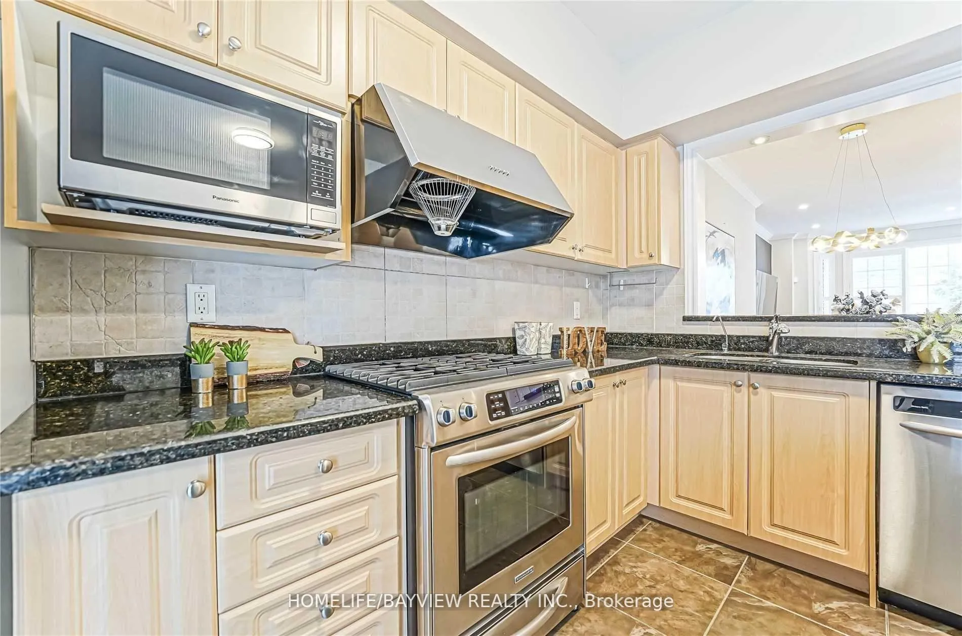 Photo 23 of 67 Leitchcroft Crescent, Markham, Commerce Valley — HOMEH