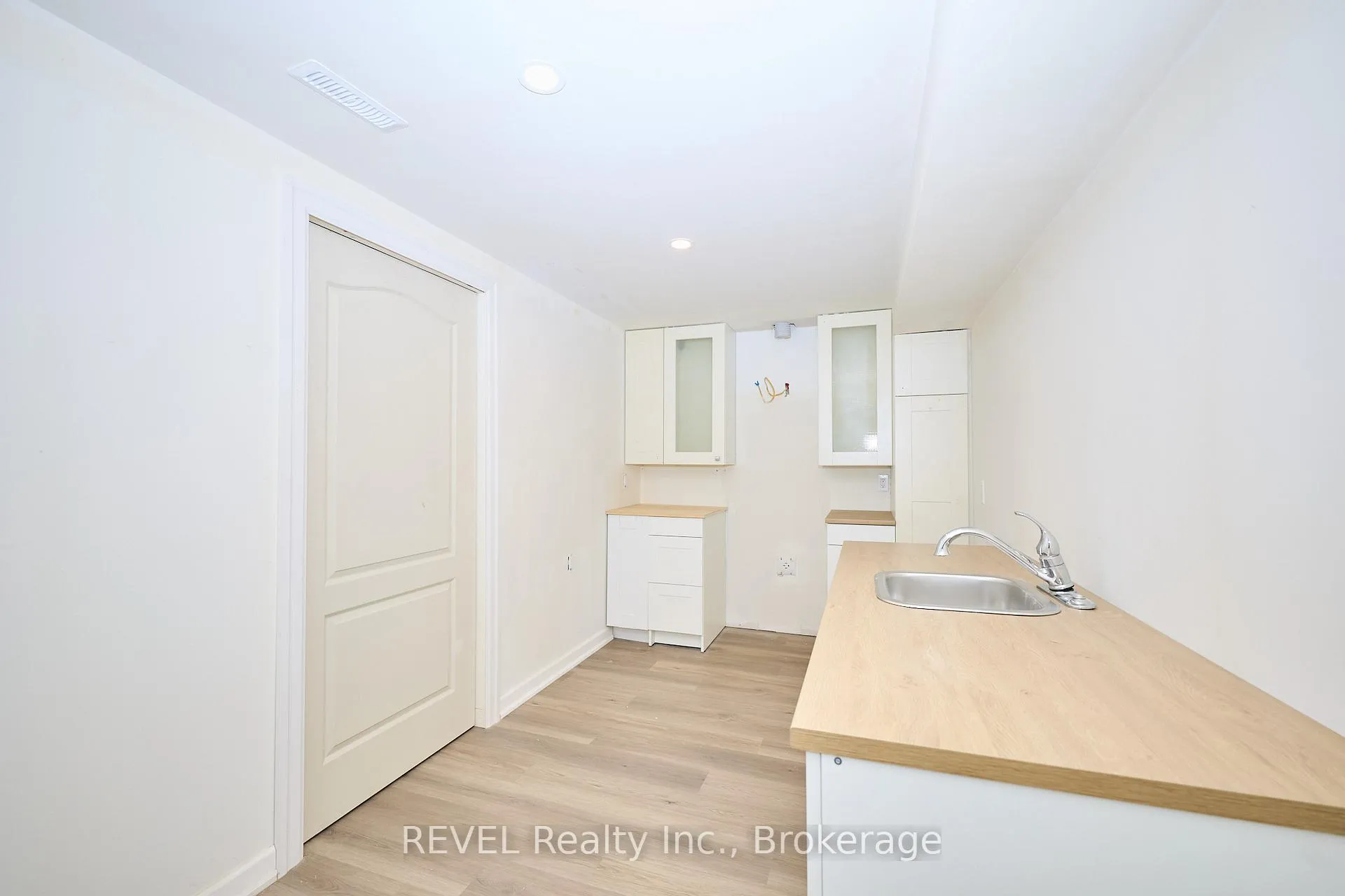 Photo 5 of 104 Tuliptree Road, Thorold, Confederation Heights — HOMEH