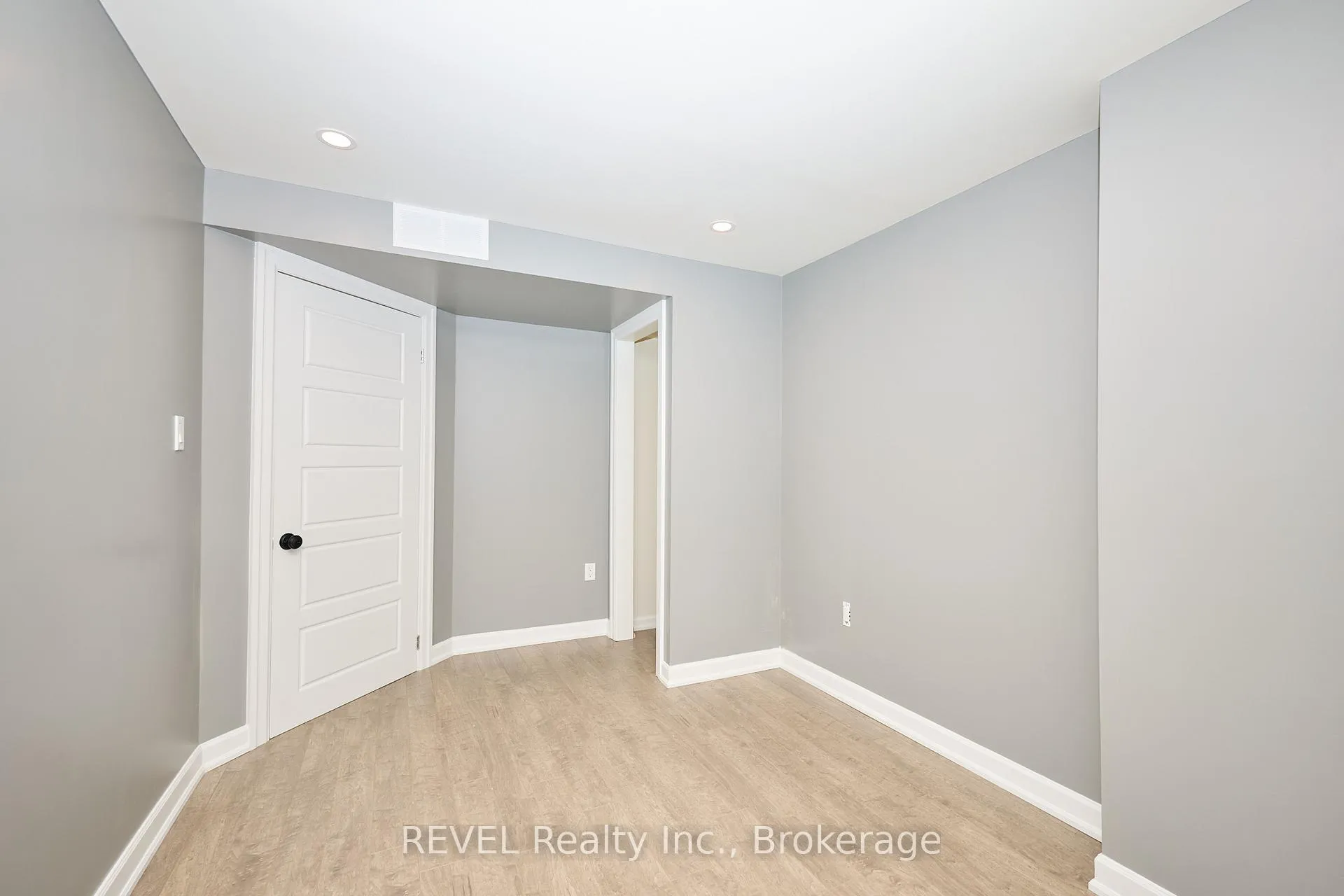 Photo 13 of 104 Tuliptree Road, Thorold, Confederation Heights — HOMEH