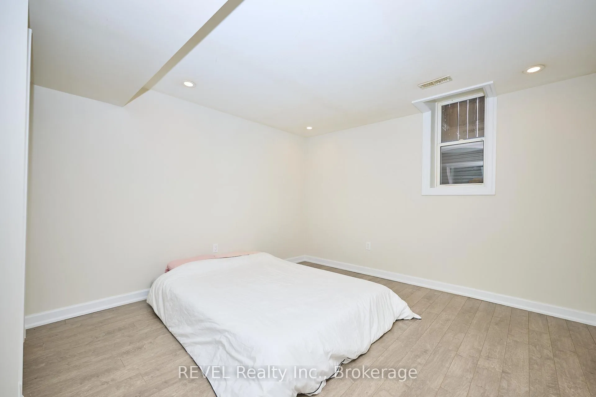 Photo 14 of 104 Tuliptree Road, Thorold, Confederation Heights — HOMEH