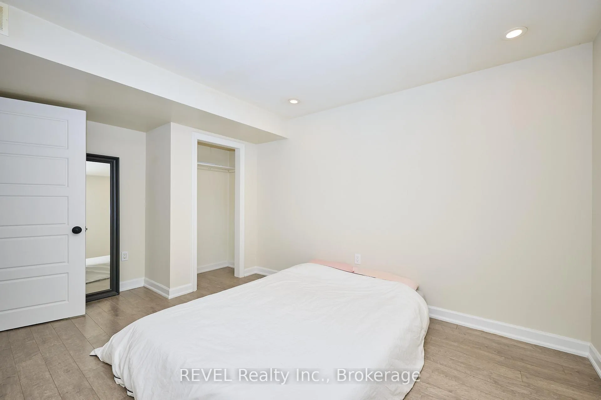 Photo 15 of 104 Tuliptree Road, Thorold, Confederation Heights — HOMEH