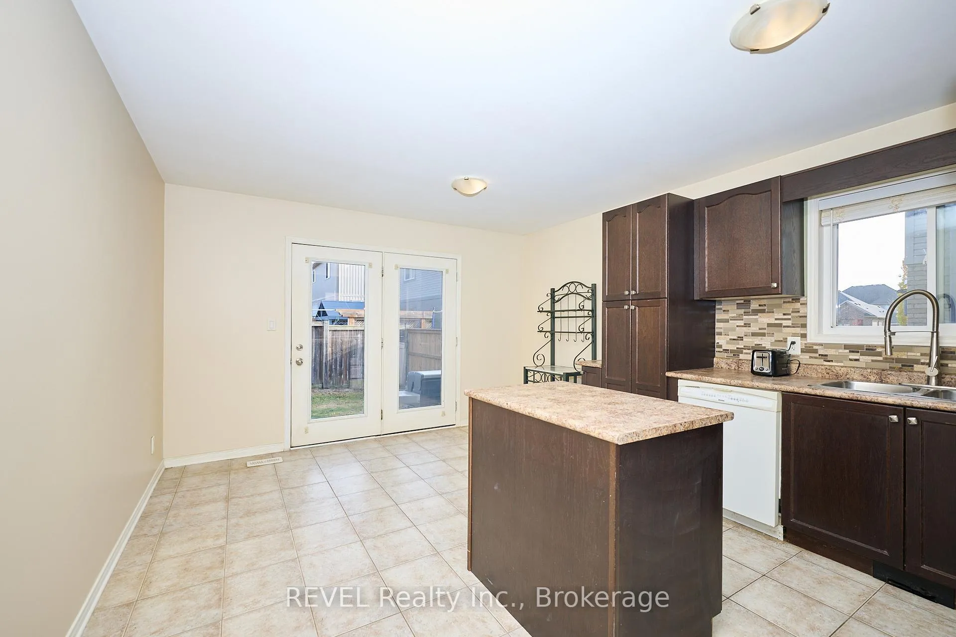 Photo 23 of 104 Tuliptree Road, Thorold, Confederation Heights — HOMEH