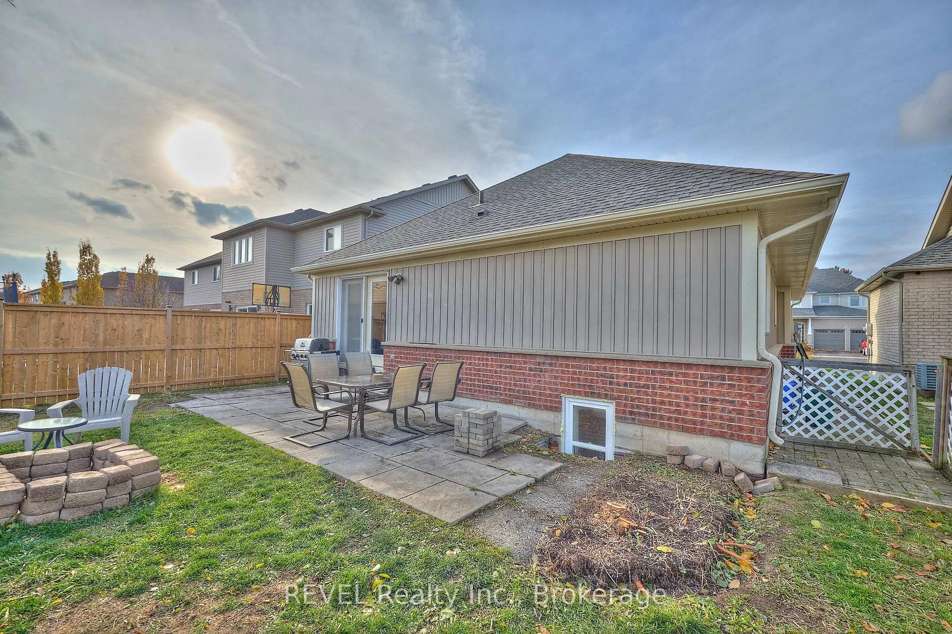 Photo 32 of 104 Tuliptree Road, Thorold, Confederation Heights — HOMEH