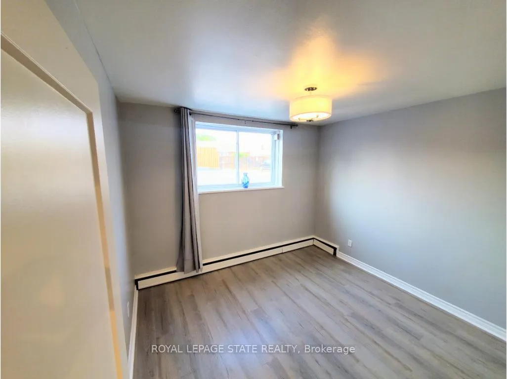 Photo 15 of 981 Mohawk Road E, Hamilton, Huntington — HOMEH