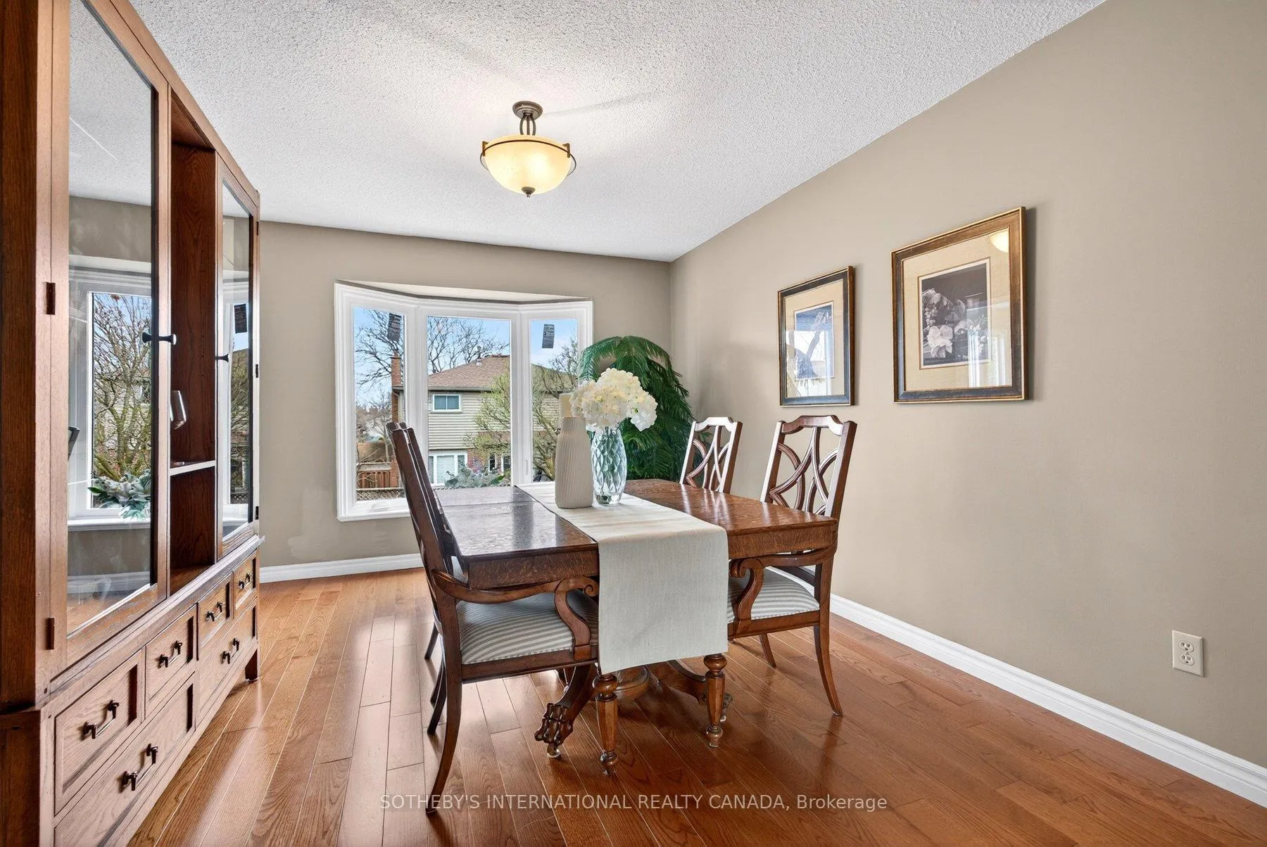 Photo 7 of 2163 Winding Way, Burlington, Headon — HOMEH
