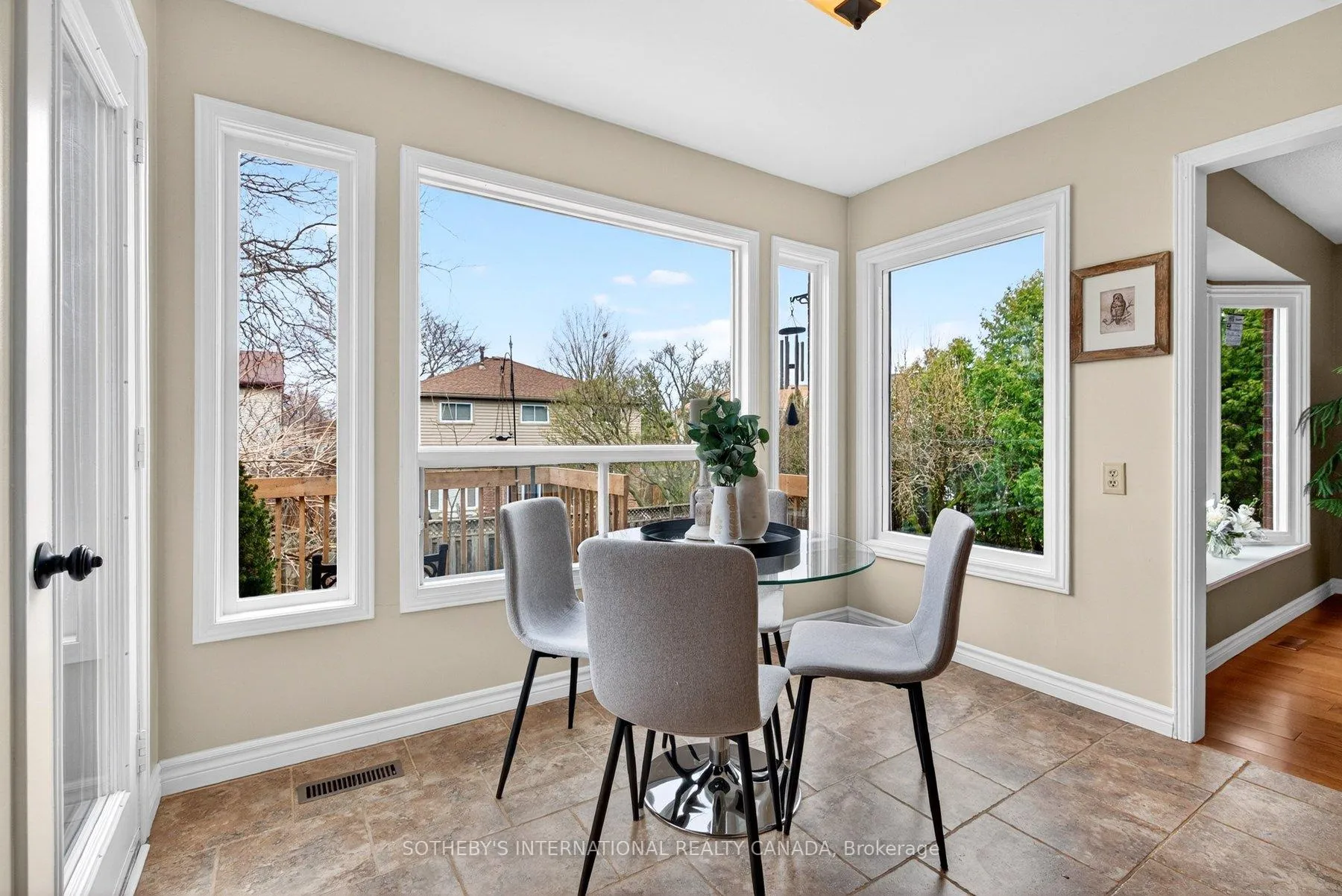 Photo 10 of 2163 Winding Way, Burlington, Headon — HOMEH