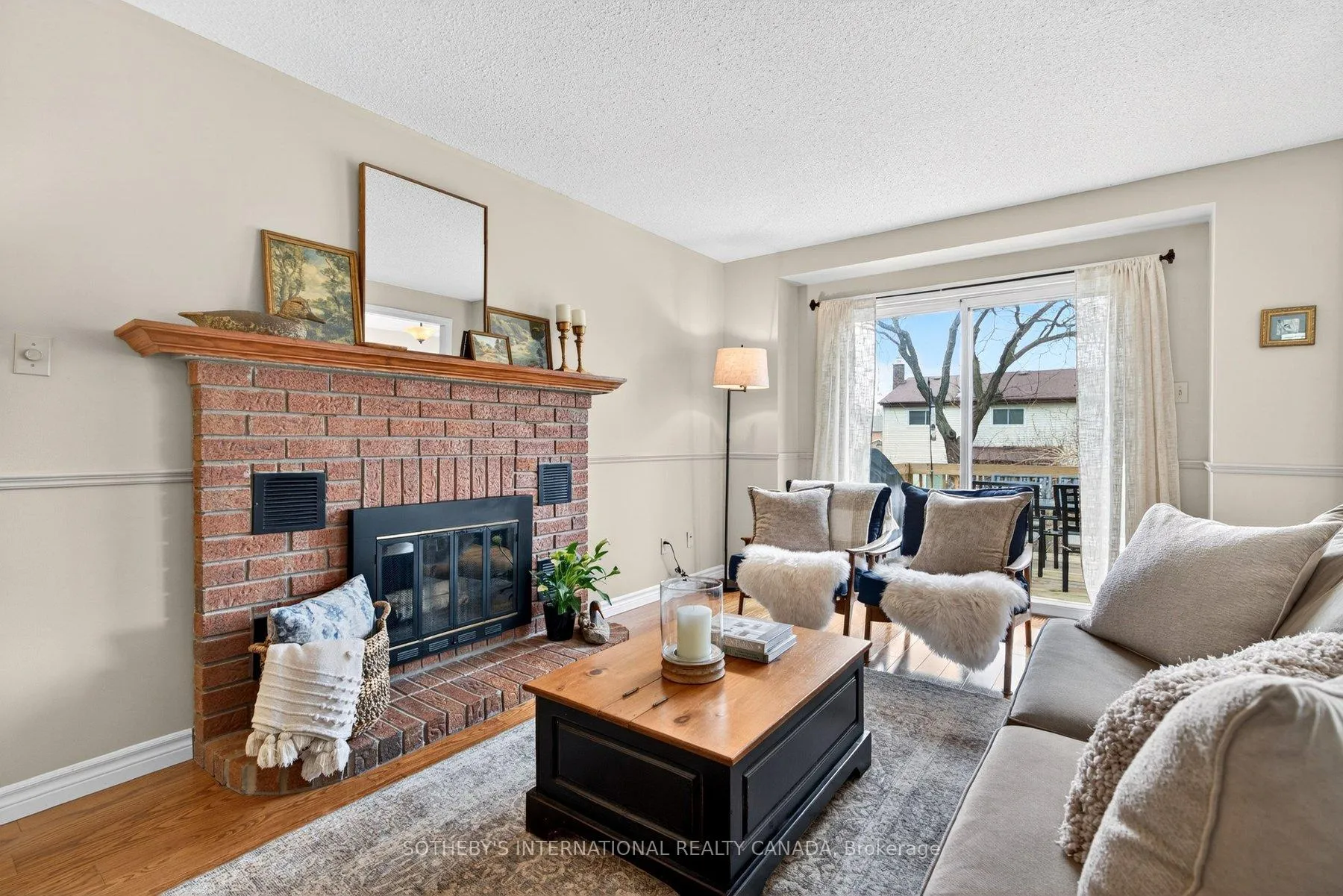Photo 12 of 2163 Winding Way, Burlington, Headon — HOMEH