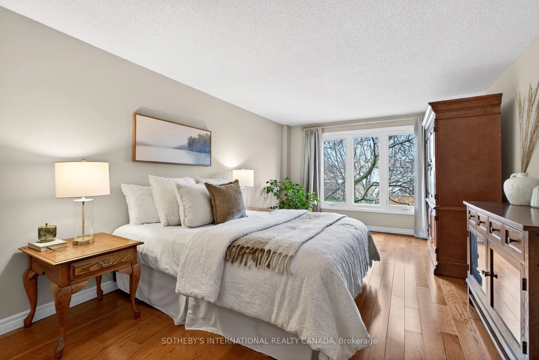 Photo 15 of 2163 Winding Way, Burlington, Headon — HOMEH