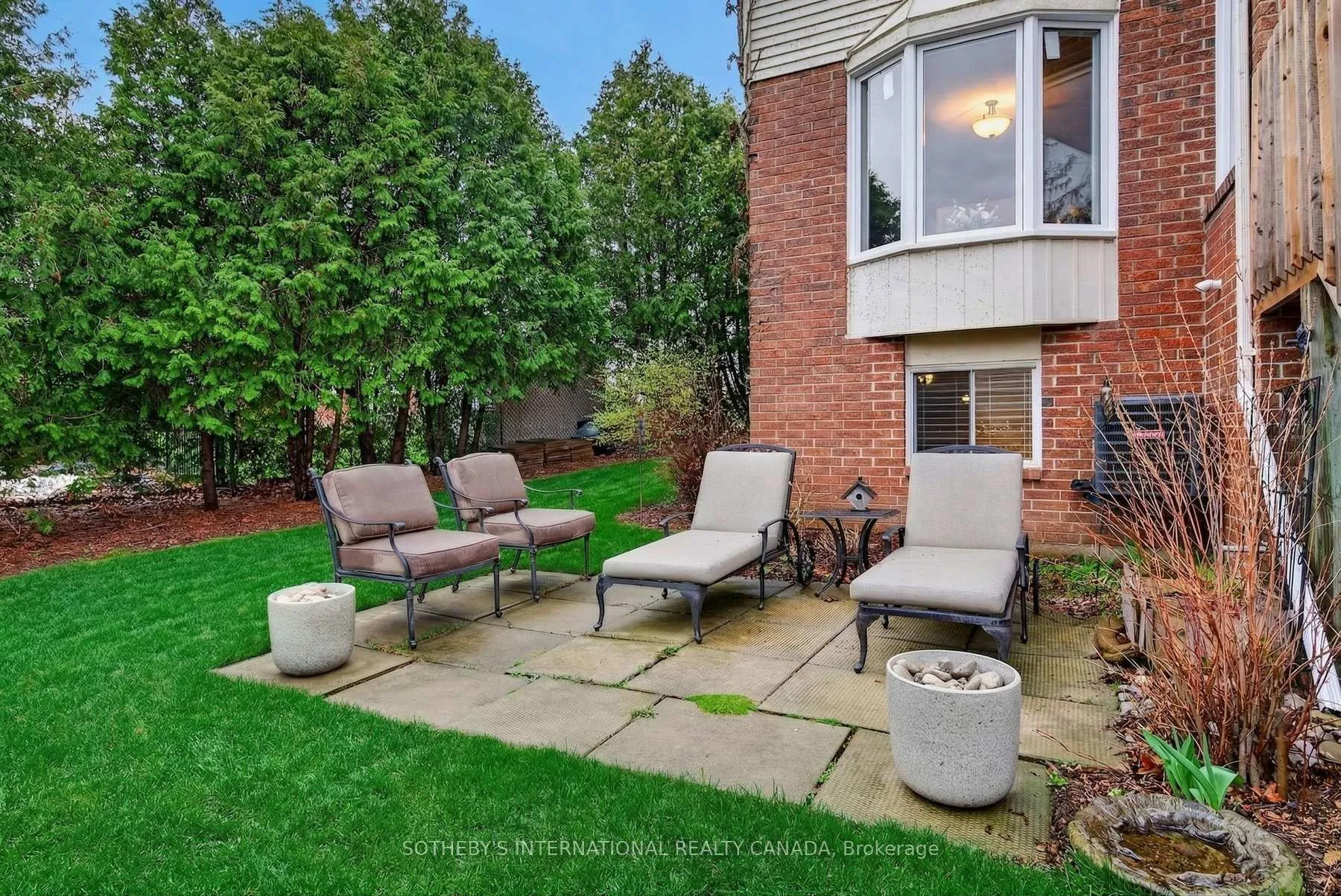 Photo 29 of 2163 Winding Way, Burlington, Headon — HOMEH