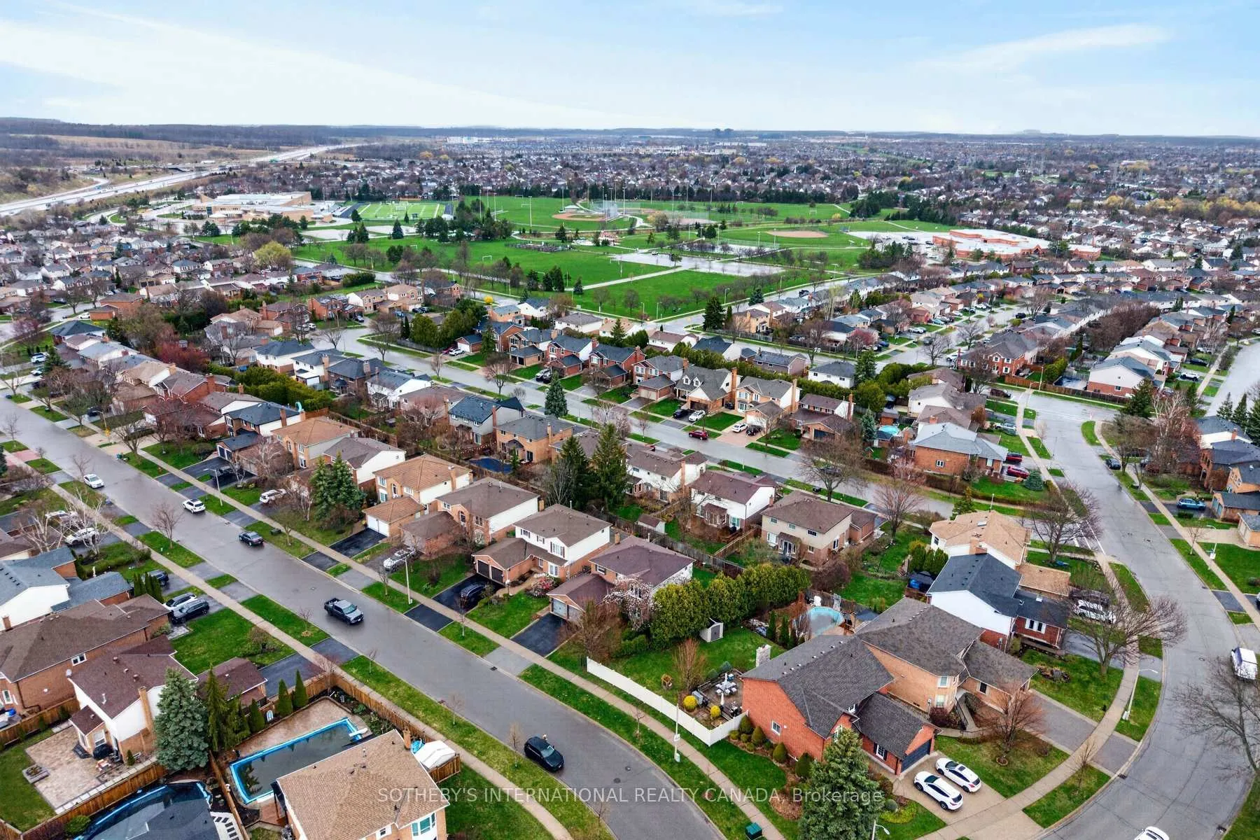 Photo 35 of 2163 Winding Way, Burlington, Headon — HOMEH