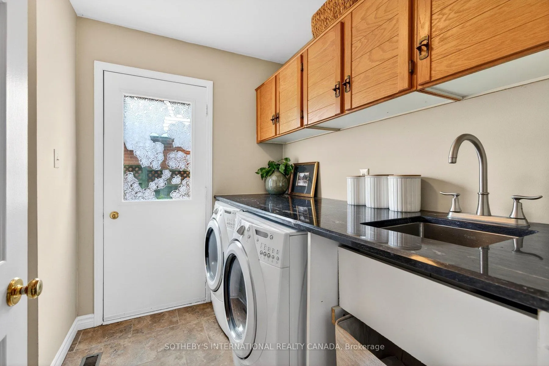 Photo 37 of 2163 Winding Way, Burlington, Headon — HOMEH