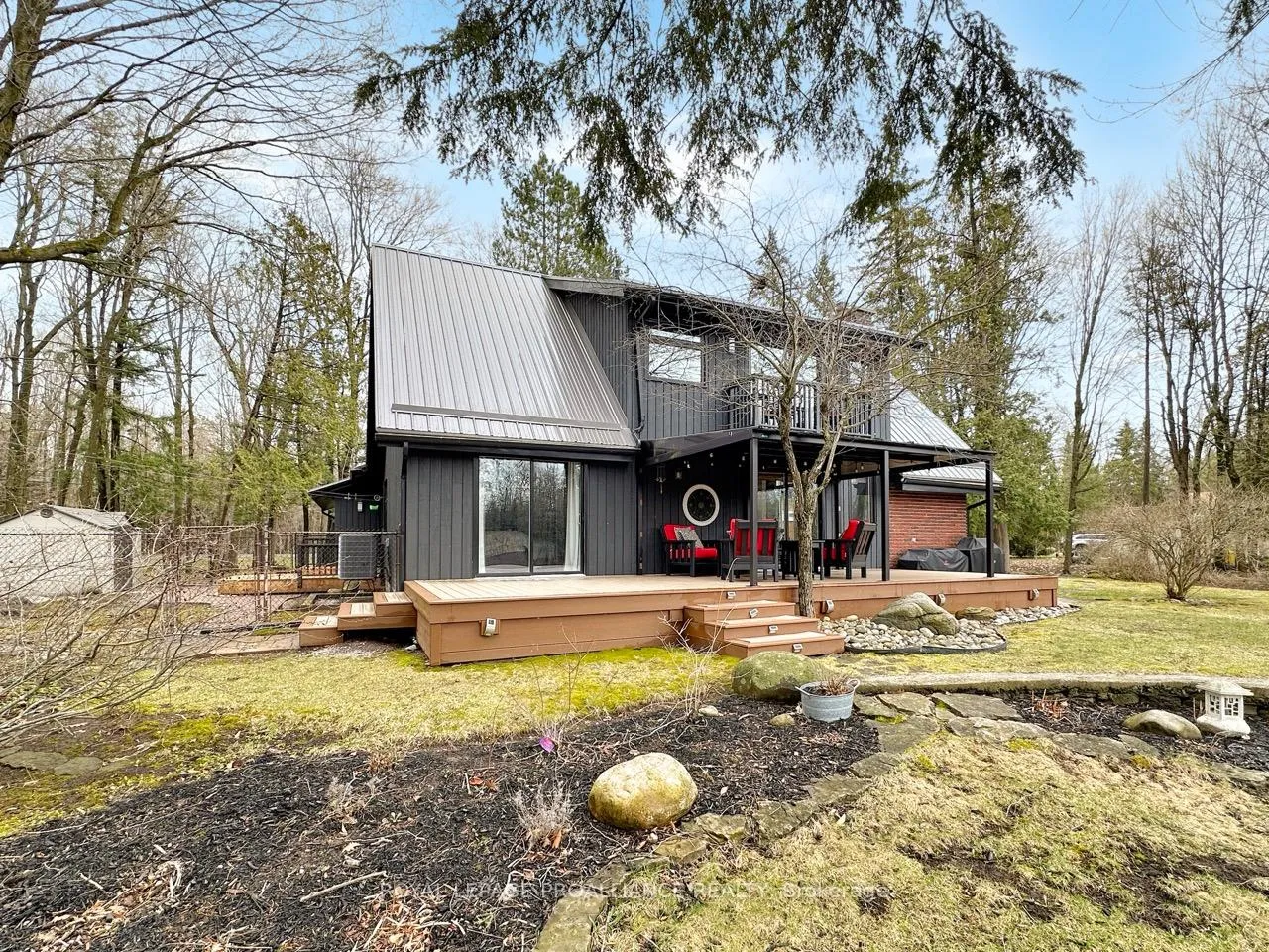 Photo 2 of 333 Scuttlehole Road, Belleville, Thurlow Ward — HOMEH
