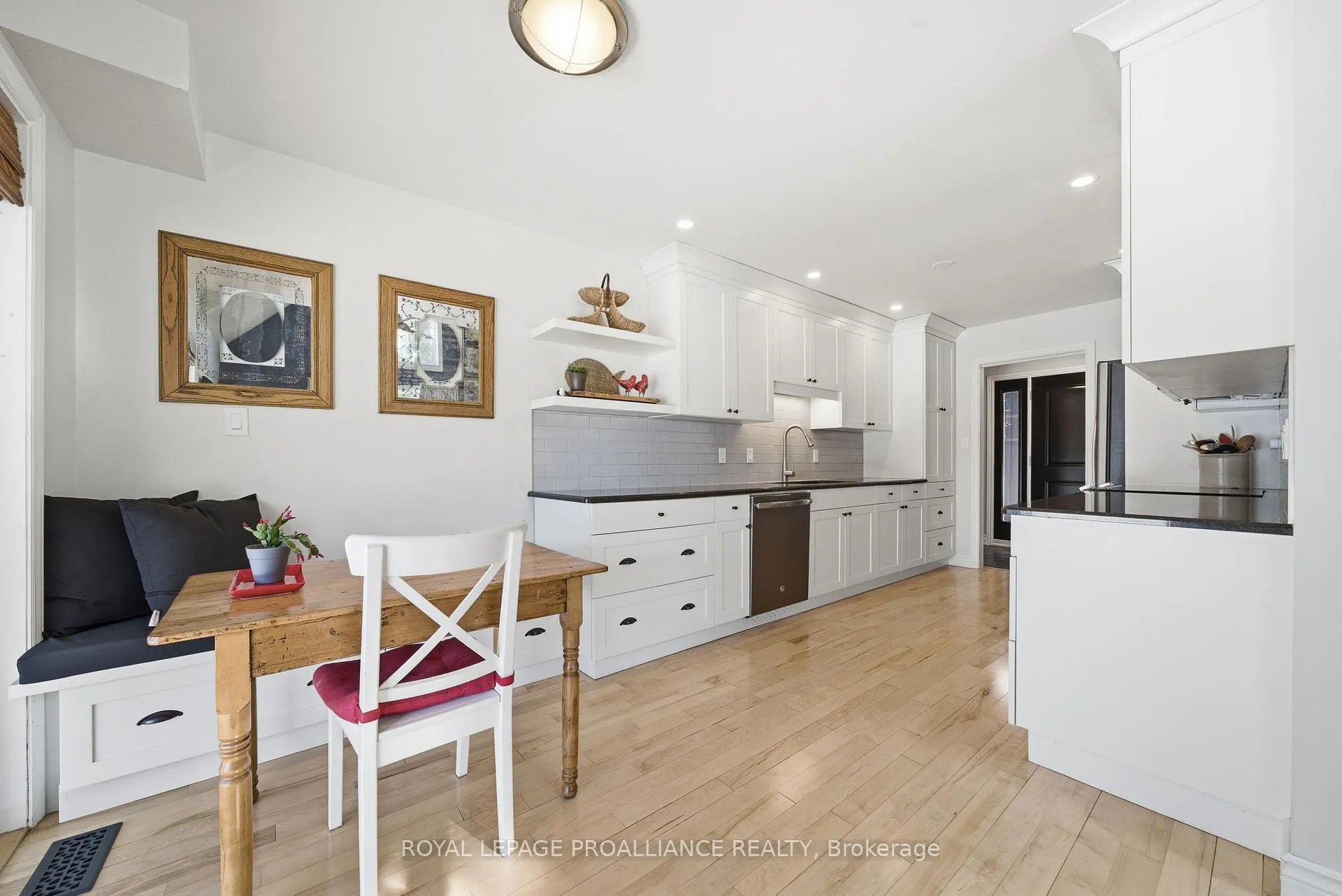 Photo 9 of 333 Scuttlehole Road, Belleville, Thurlow Ward — HOMEH