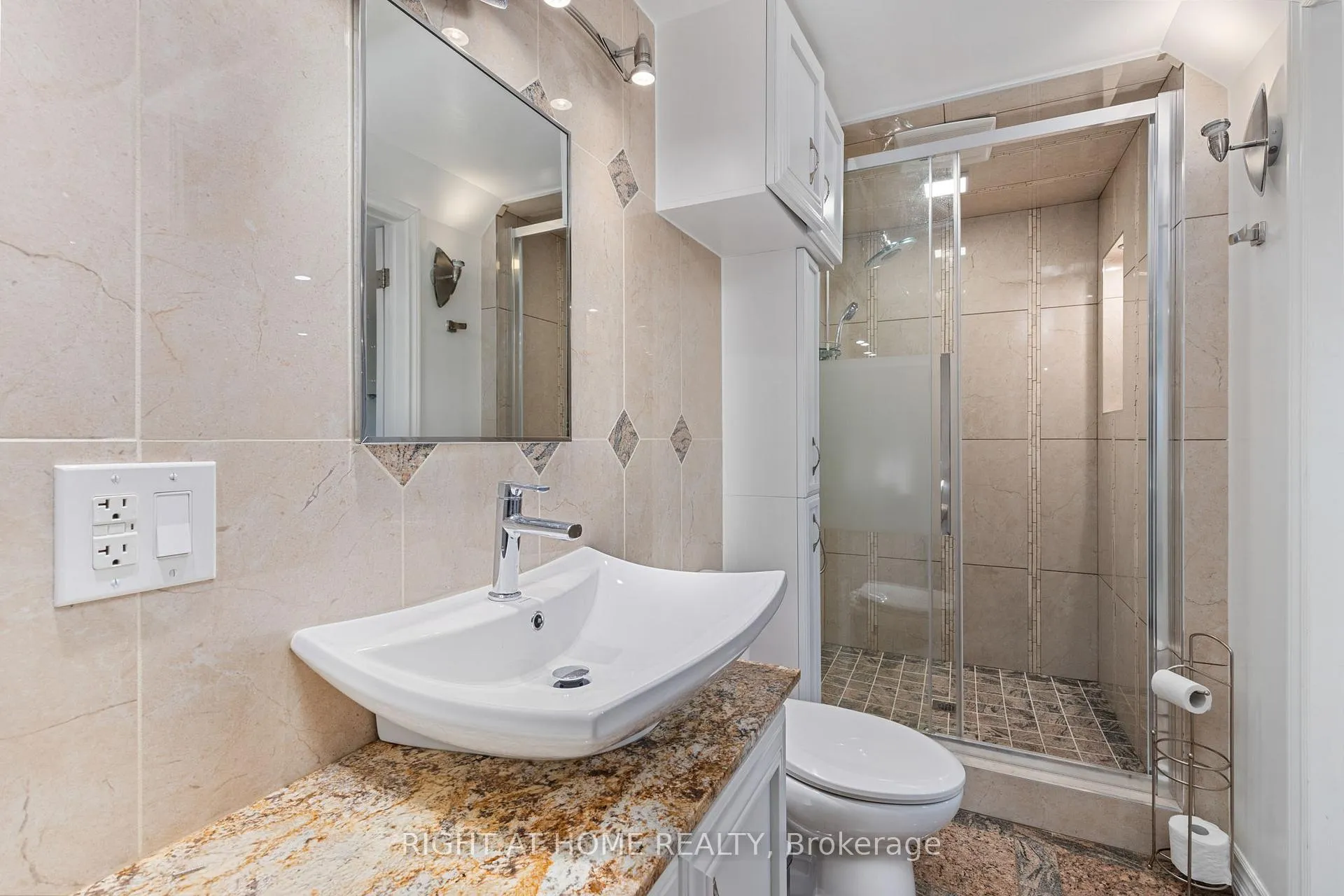 Photo 15 of Unit Basement, 14 Sterritt Drive, Brampton, Fletcher's West — HOMEH