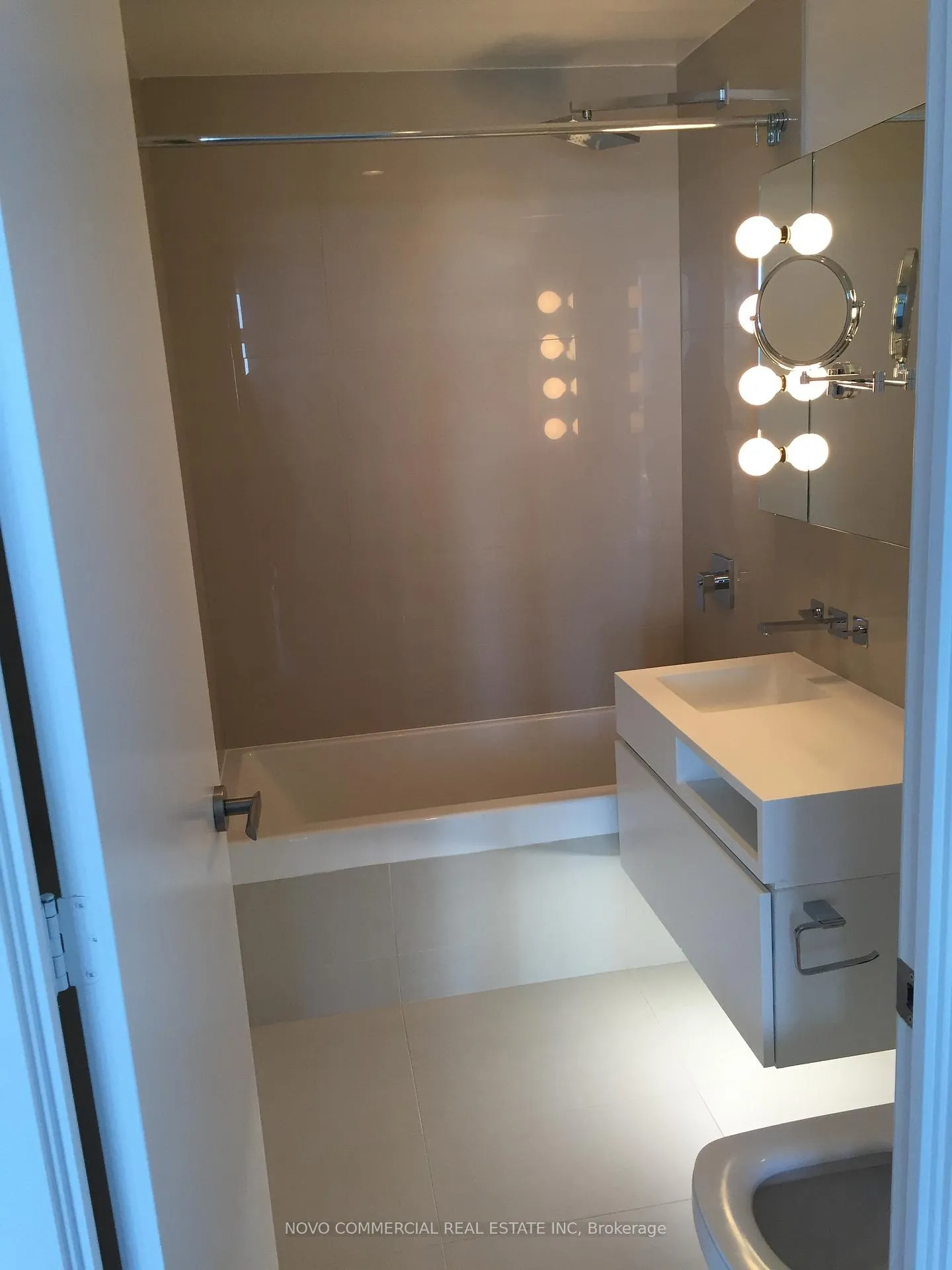 Photo 10 of Unit 5001, 45 Charles Street E, Toronto, Church-Yonge Corridor — HOMEH