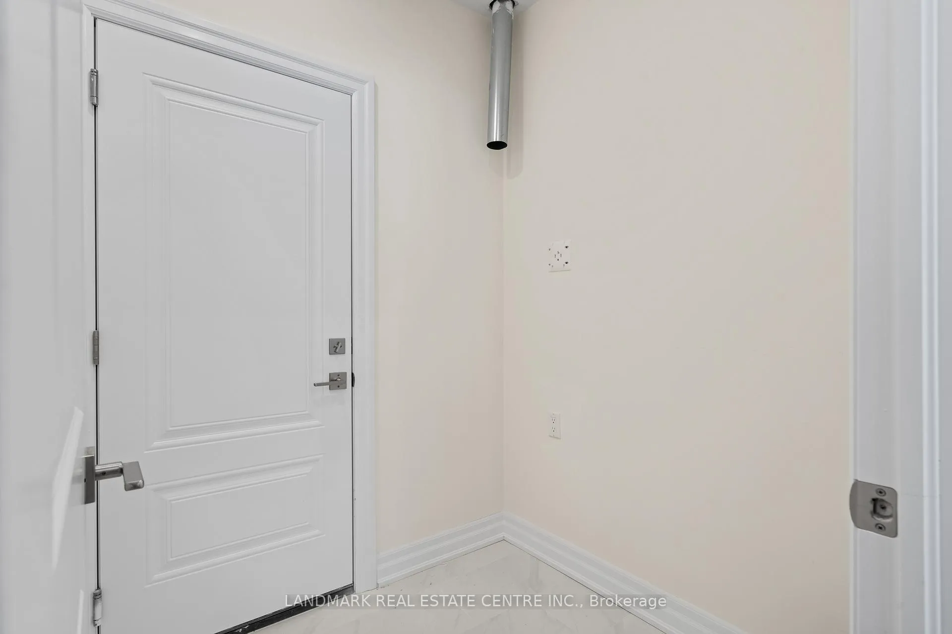 Photo 18 of 116 Forks Road E, Welland, Dain City — HOMEH