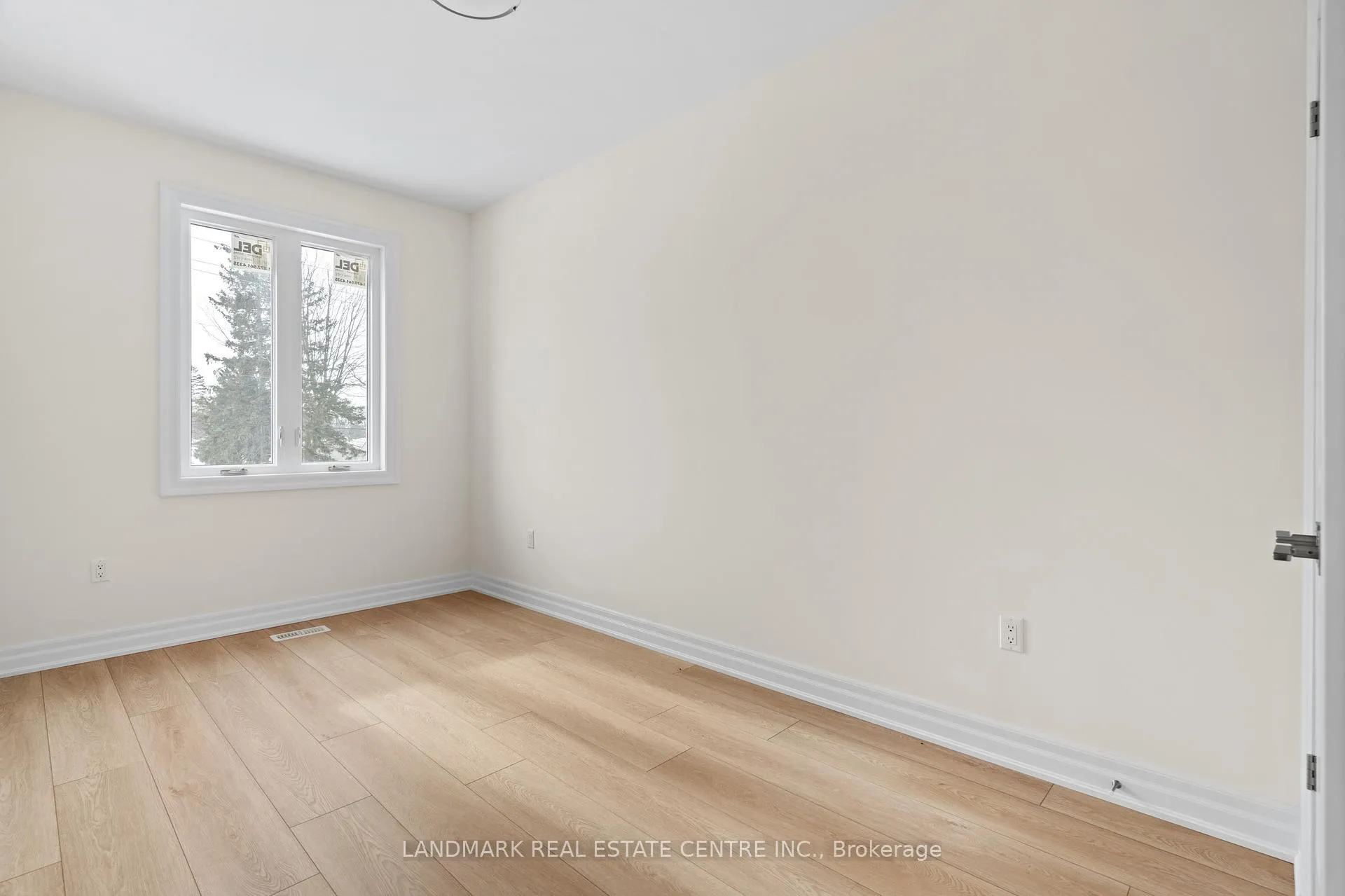 Photo 24 of 116 Forks Road E, Welland, Dain City — HOMEH