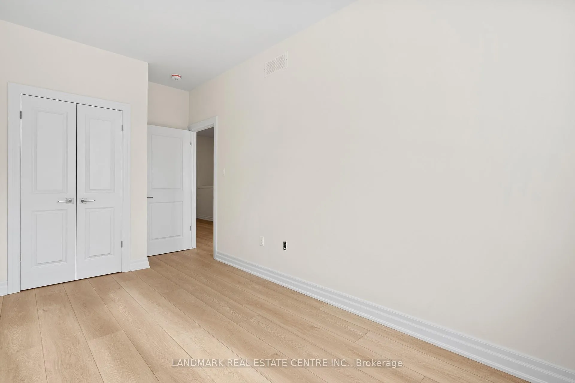 Photo 25 of 116 Forks Road E, Welland, Dain City — HOMEH