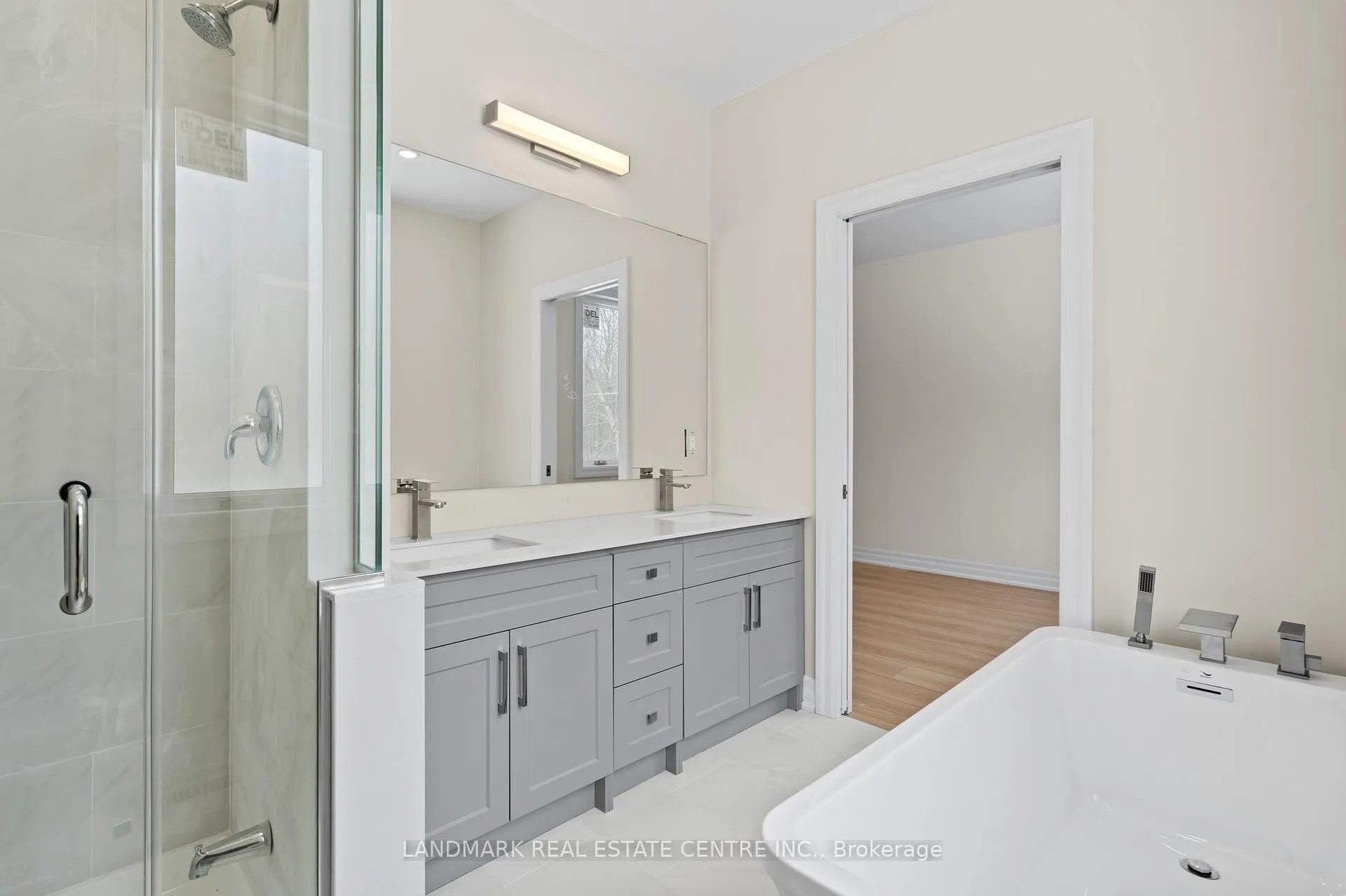 Photo 35 of 116 Forks Road E, Welland, Dain City — HOMEH